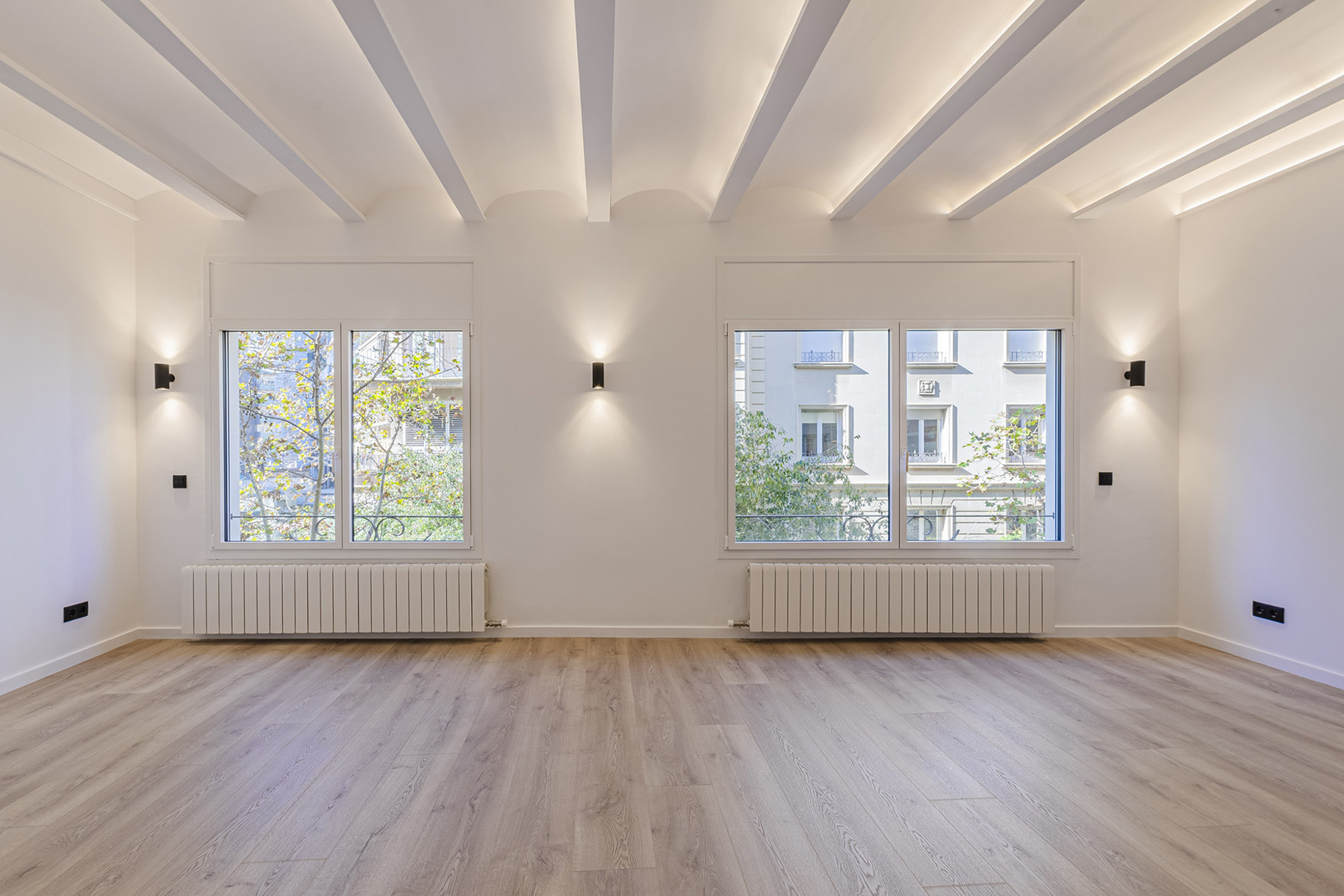 Exclusive apartment near Francesc Macià, luxury design and spacious spaces 