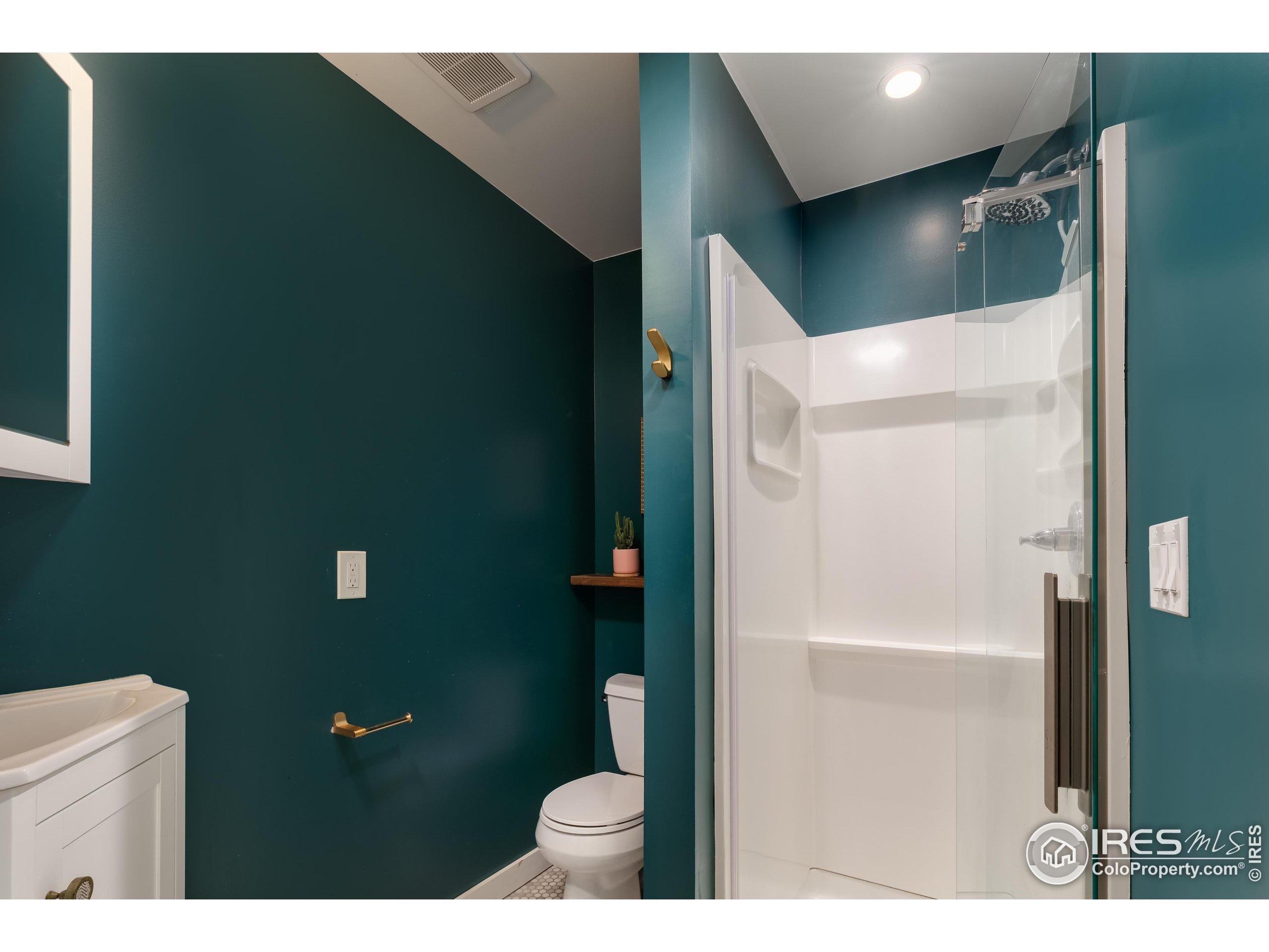 Lyons, Colorado, 80540, United States, 4 Bedrooms Bedrooms, ,2 BathroomsBathrooms,Residential,For Sale,1926189