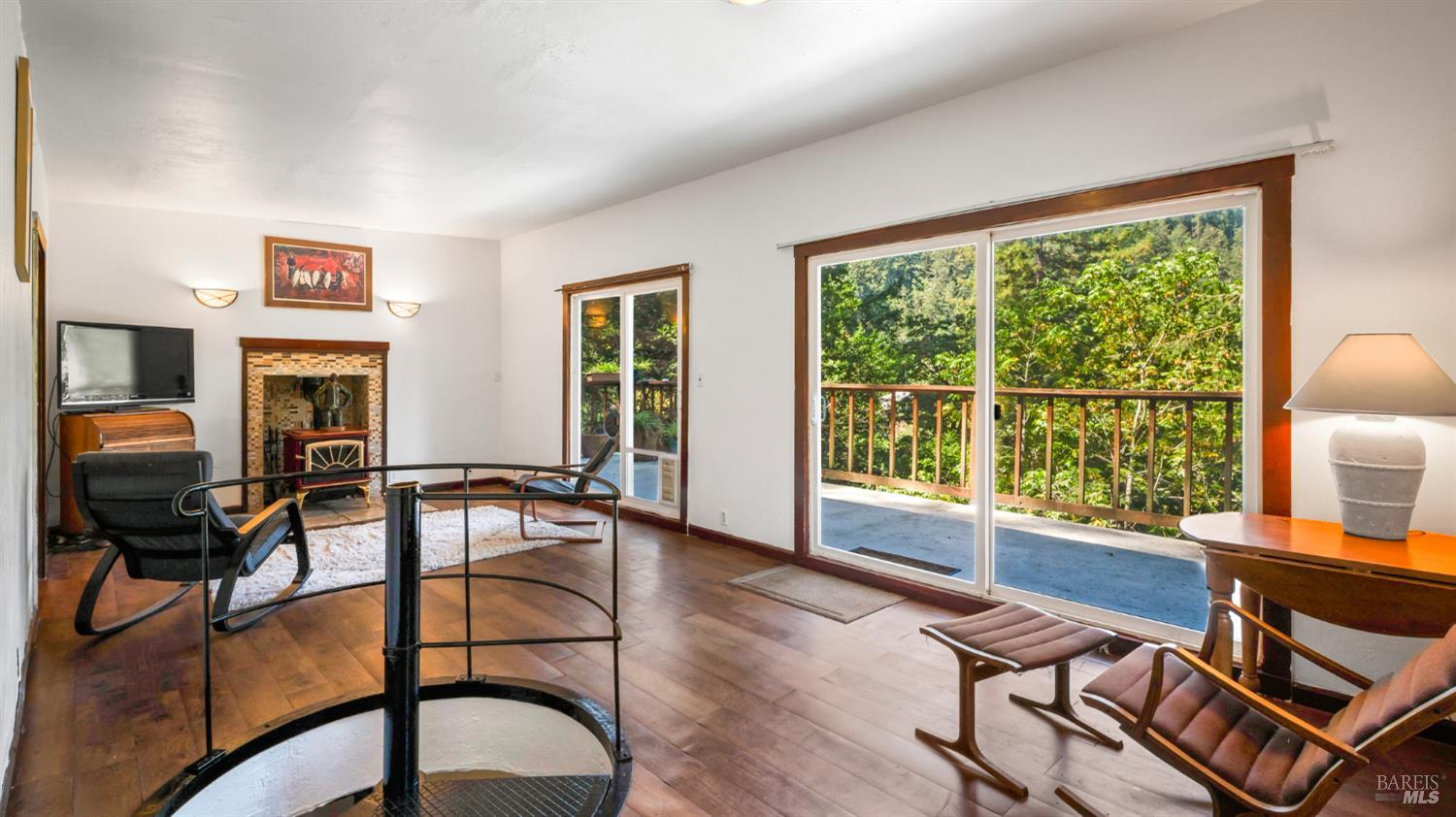 Lagunitas, California, 94938, United States, 2 Bedrooms Bedrooms, ,1 BathroomBathrooms,Residential,For Sale,1939923