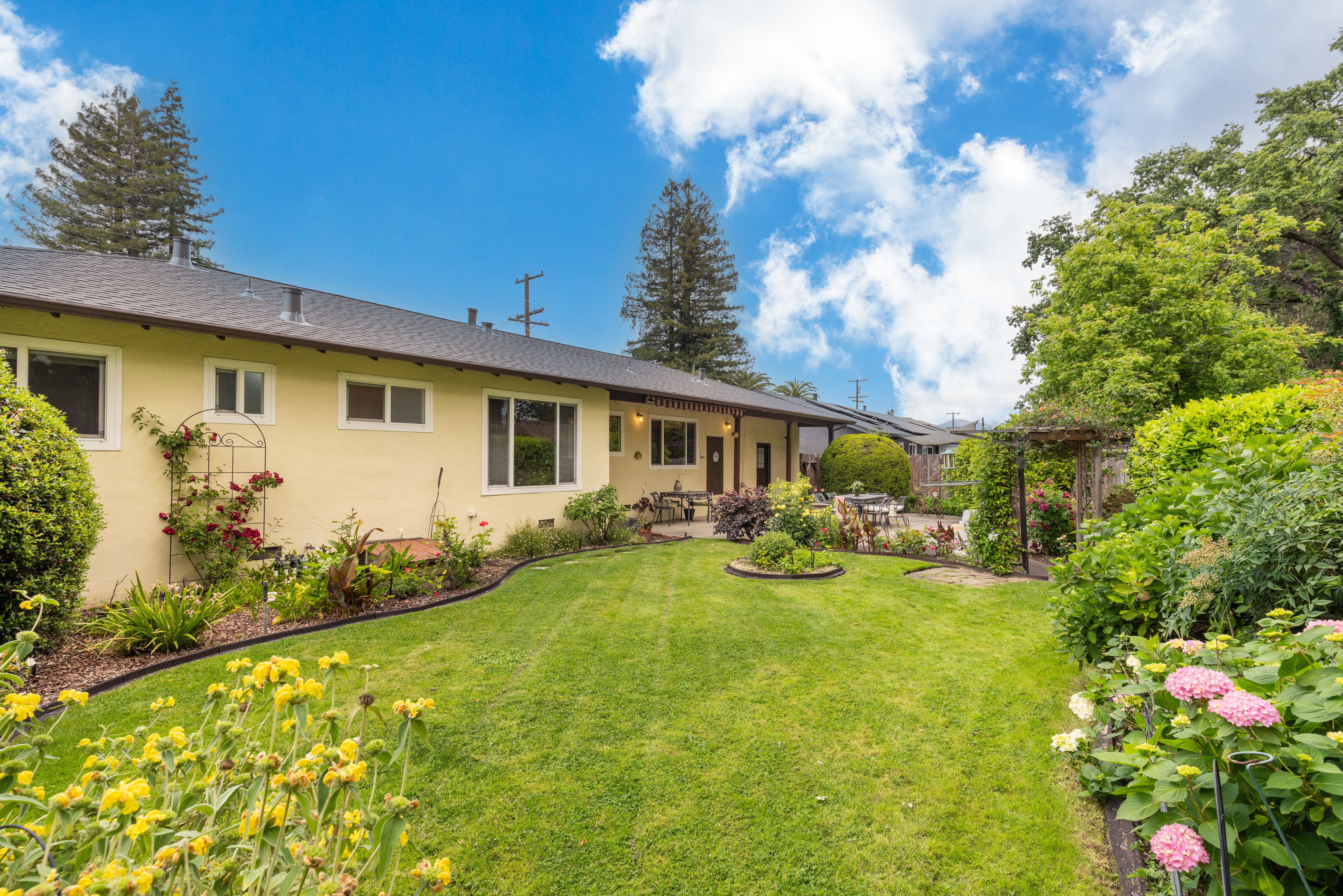  Classic Napa Rancher with Lush Garden - 物件實景