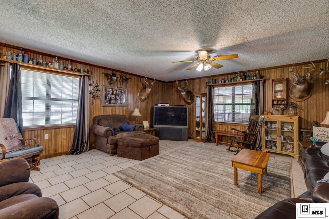 Rayville, Louisiana, 71269, United States, 3 Bedrooms Bedrooms, ,2 BathroomsBathrooms,Residential,For Sale,1847569