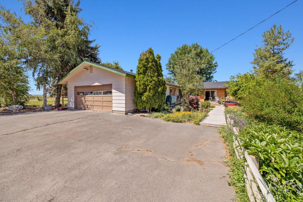 KLAMATH FALLS, Oregon, 97603, United States, 3 Bedrooms Bedrooms, ,2 BathroomsBathrooms,Residential,For Sale,1984285