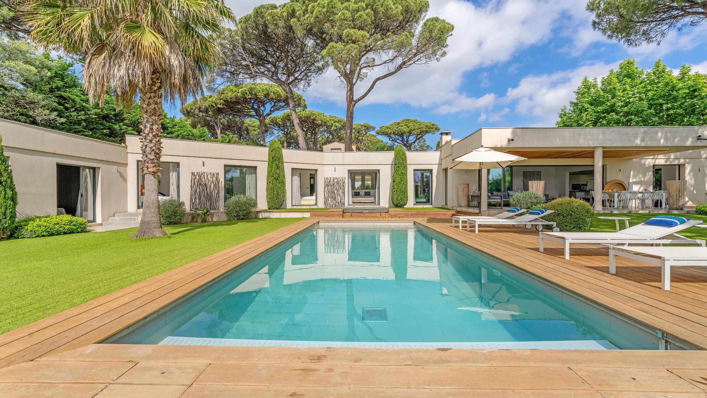  Sole agents - Contemporary villa for sale in Grimaud with sea view and pool - 物件實景