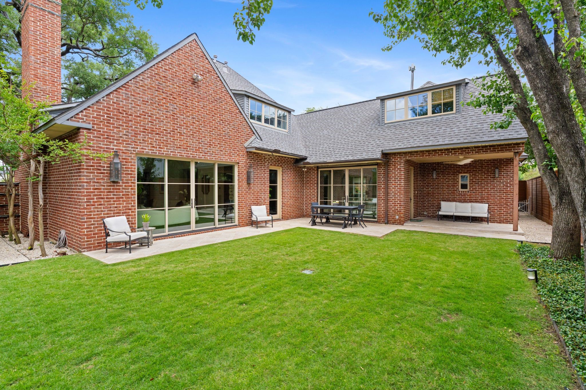  2105 Pelham Drive - 物件實景