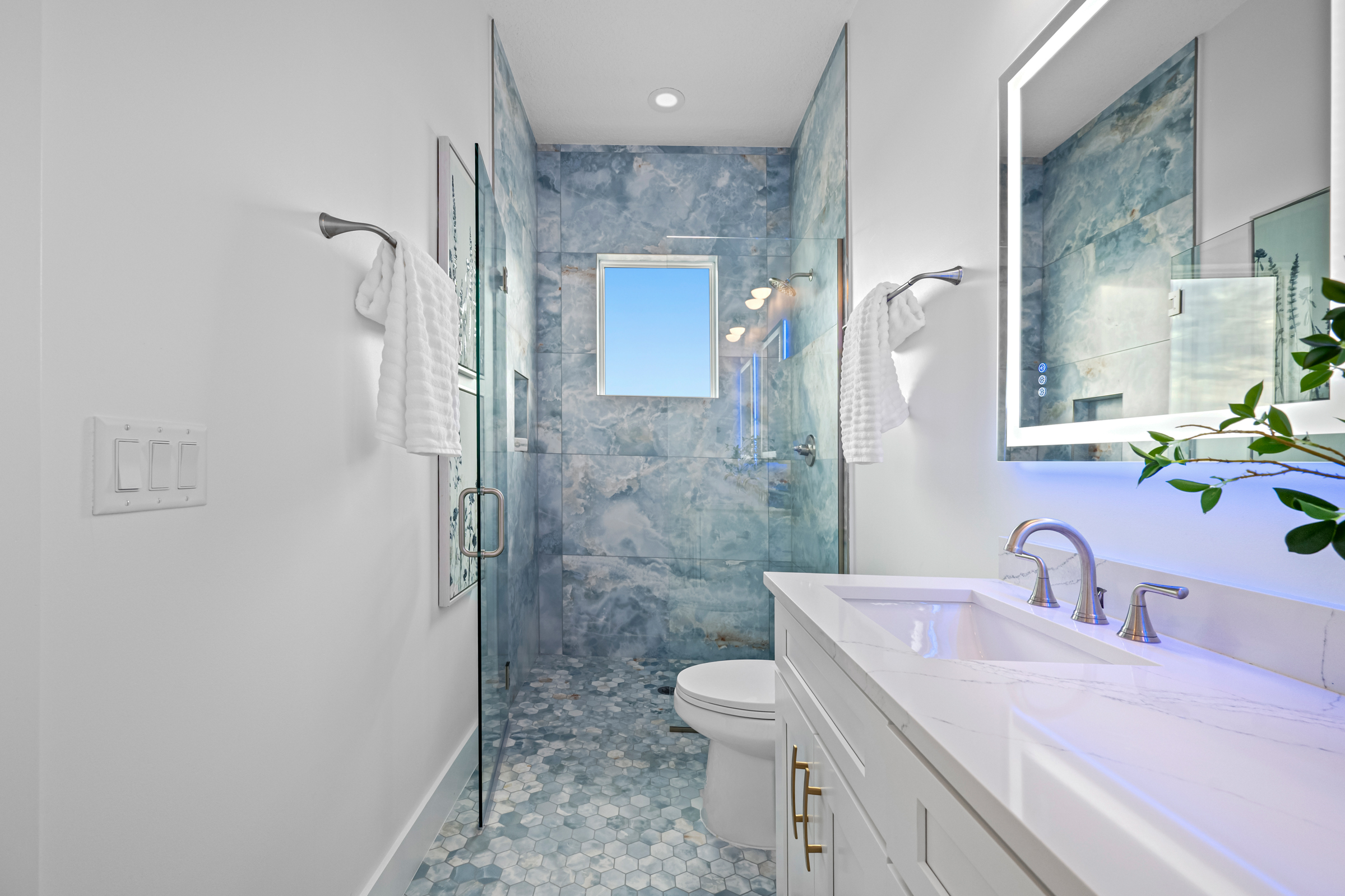 Madeira Beach, Florida, 33708, United States, 6 Bedrooms Bedrooms, ,6 BathroomsBathrooms,Residential,For Sale,1988521