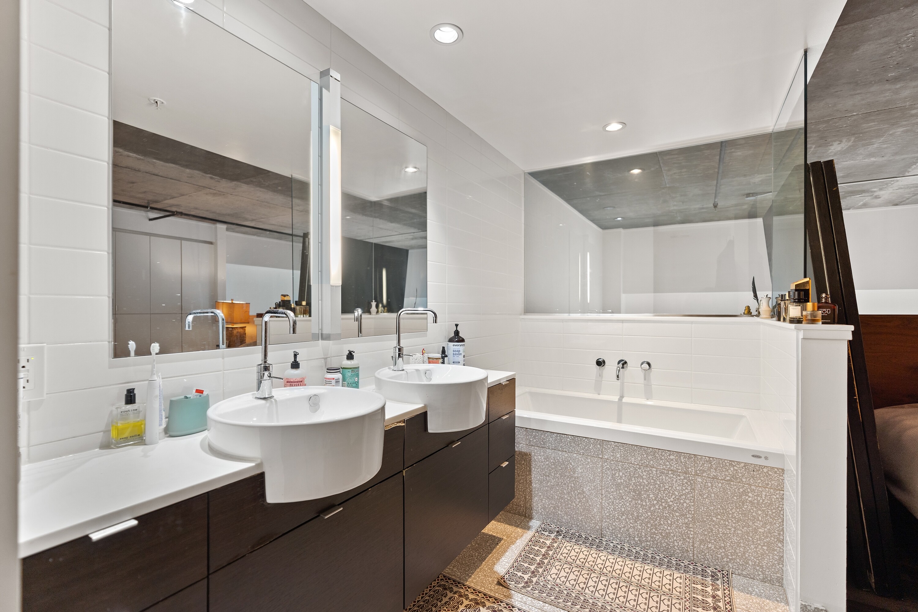  Bright Airy Condo - 物件實景
