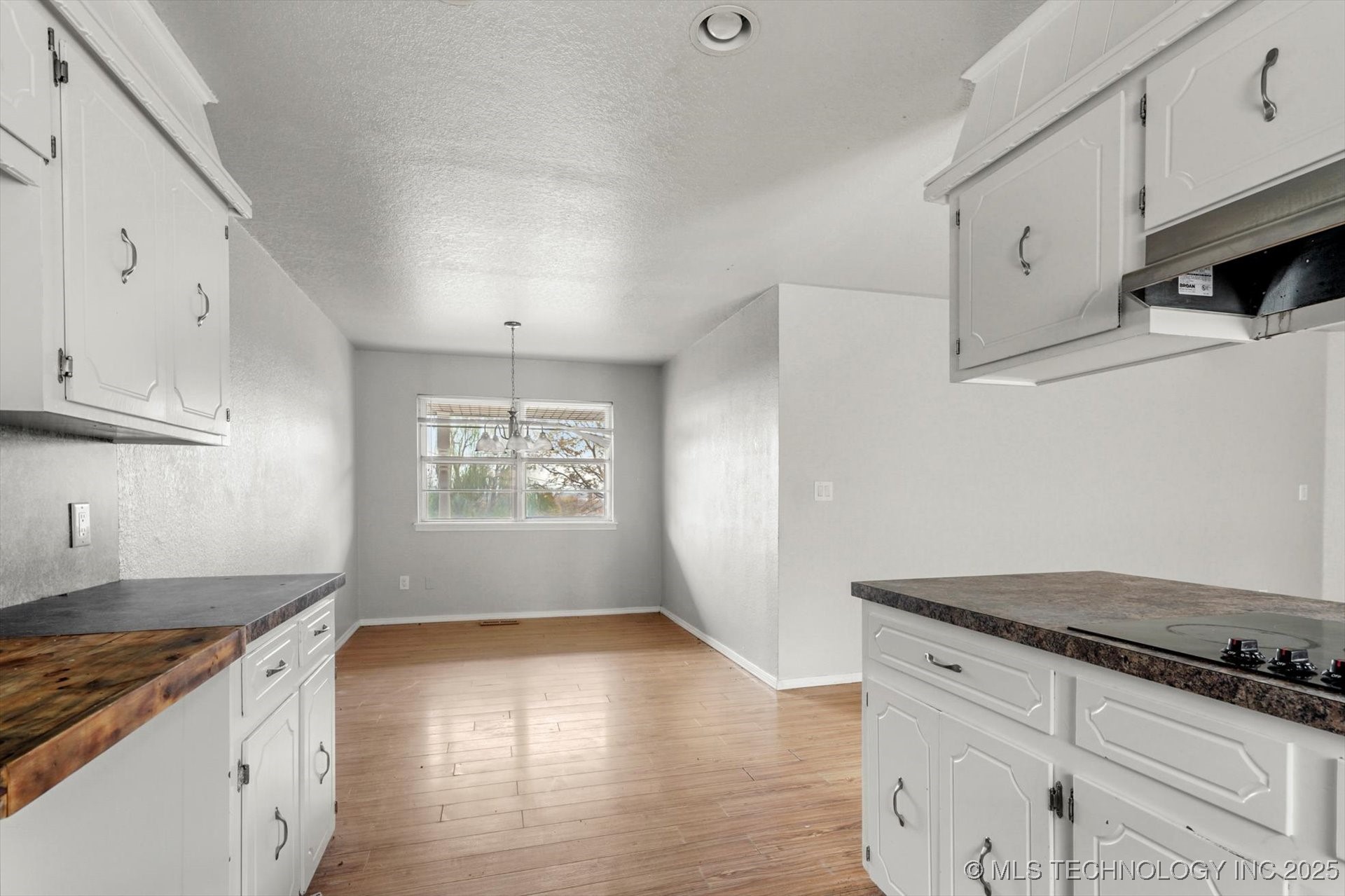 Glenpool, Oklahoma, 74033, United States, ,Residential,For Sale,1998414