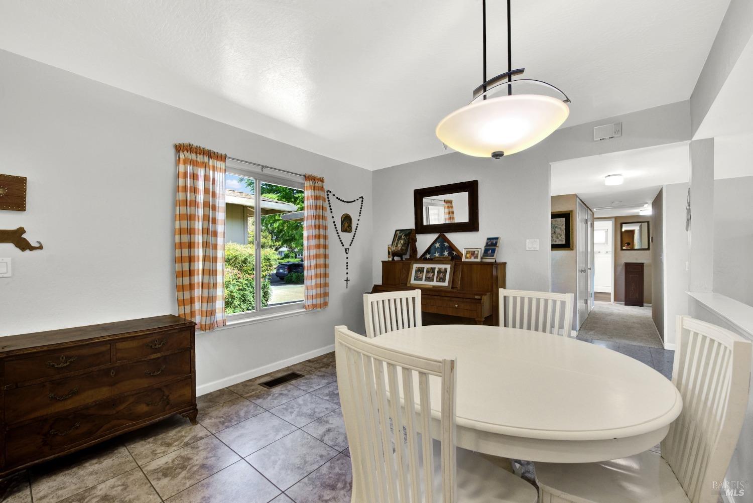 Dixon, California, 95620, United States, 3 Bedrooms Bedrooms, ,2 BathroomsBathrooms,Residential,For Sale,1943662