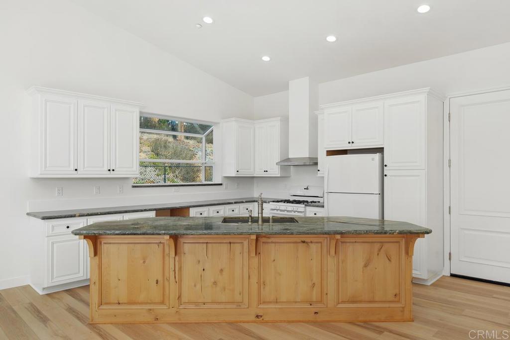 Bonsall, California, 92003, United States, 3 Bedrooms Bedrooms, ,2 BathroomsBathrooms,Residential,For Sale,1989367