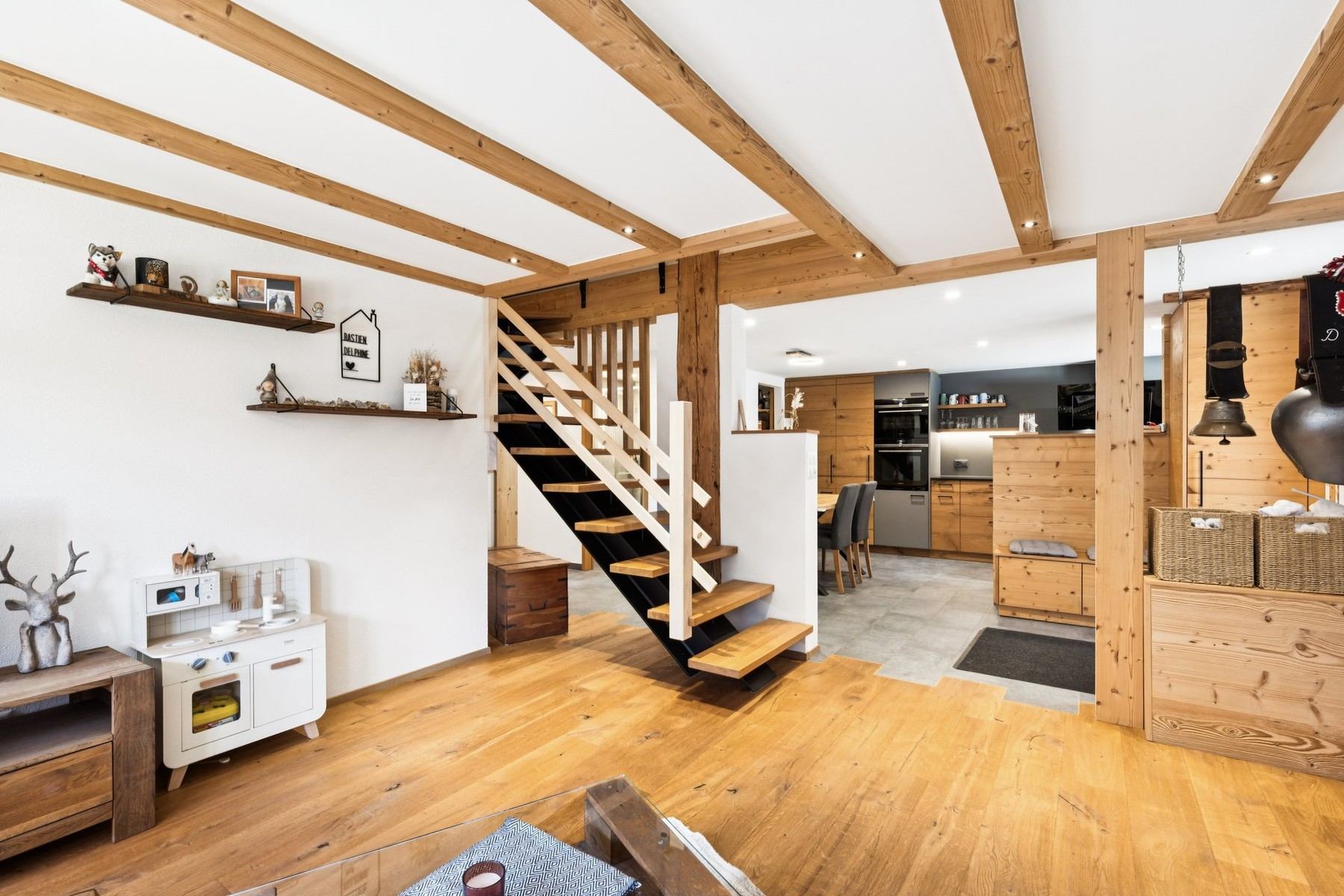  Authentic, fully renovated 4.5-room chalet - 物件實景