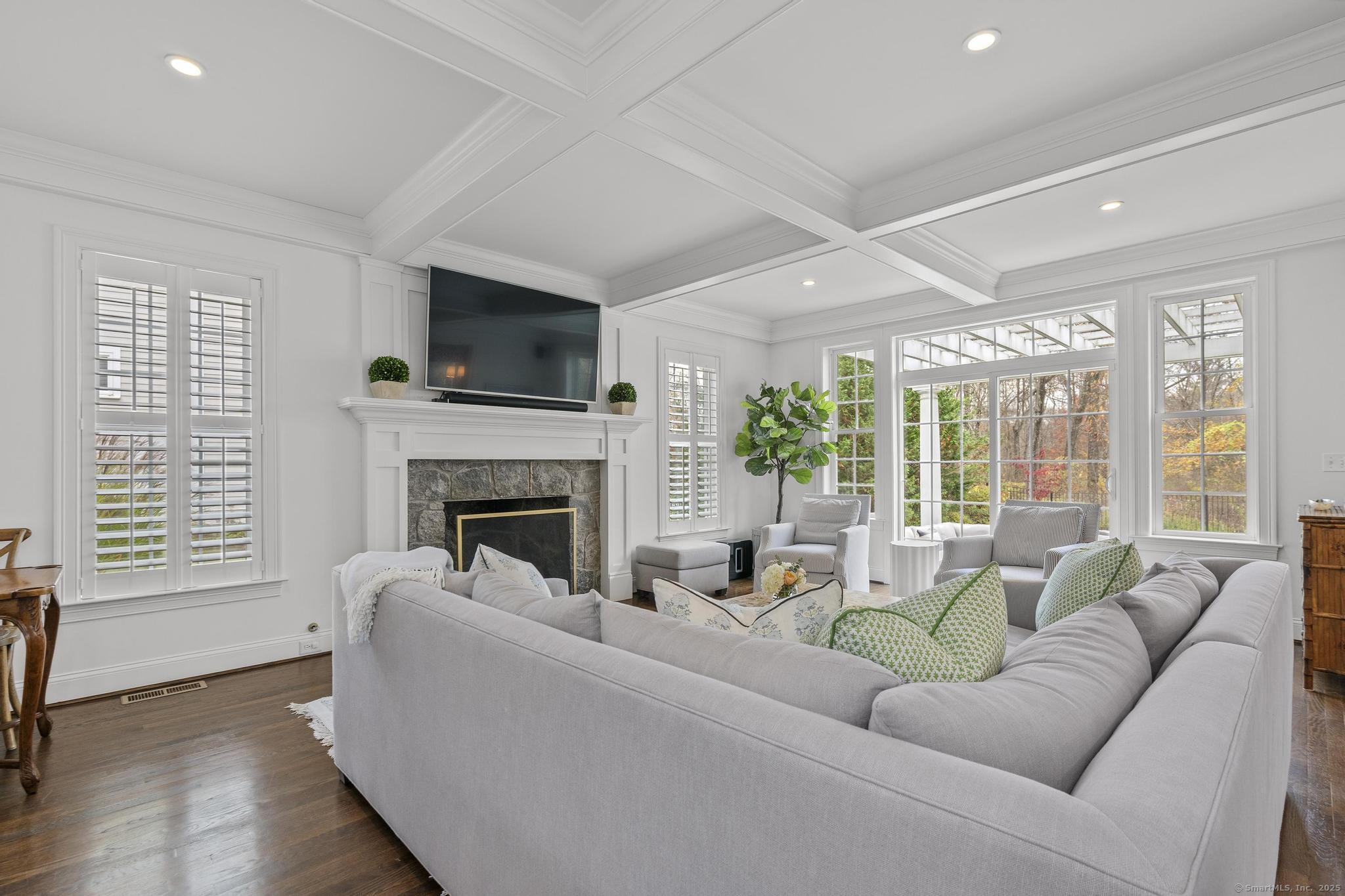 West Hartford, Connecticut, 06117, United States, 4 Bedrooms Bedrooms, ,5 BathroomsBathrooms,Residential,For Sale,1989224