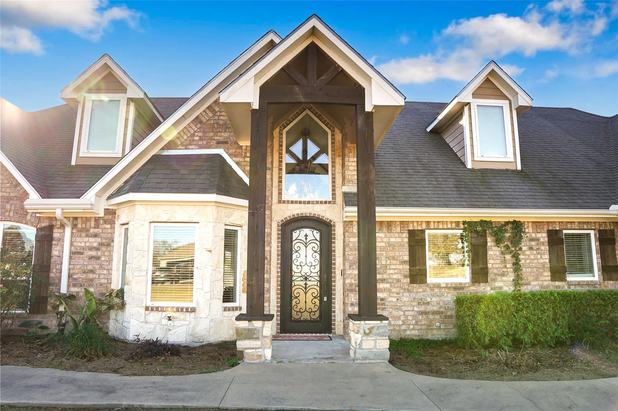 Sulphur Springs, Texas, 75482, United States, 4 Bedrooms Bedrooms, ,2 BathroomsBathrooms,Residential,For Sale,2002485