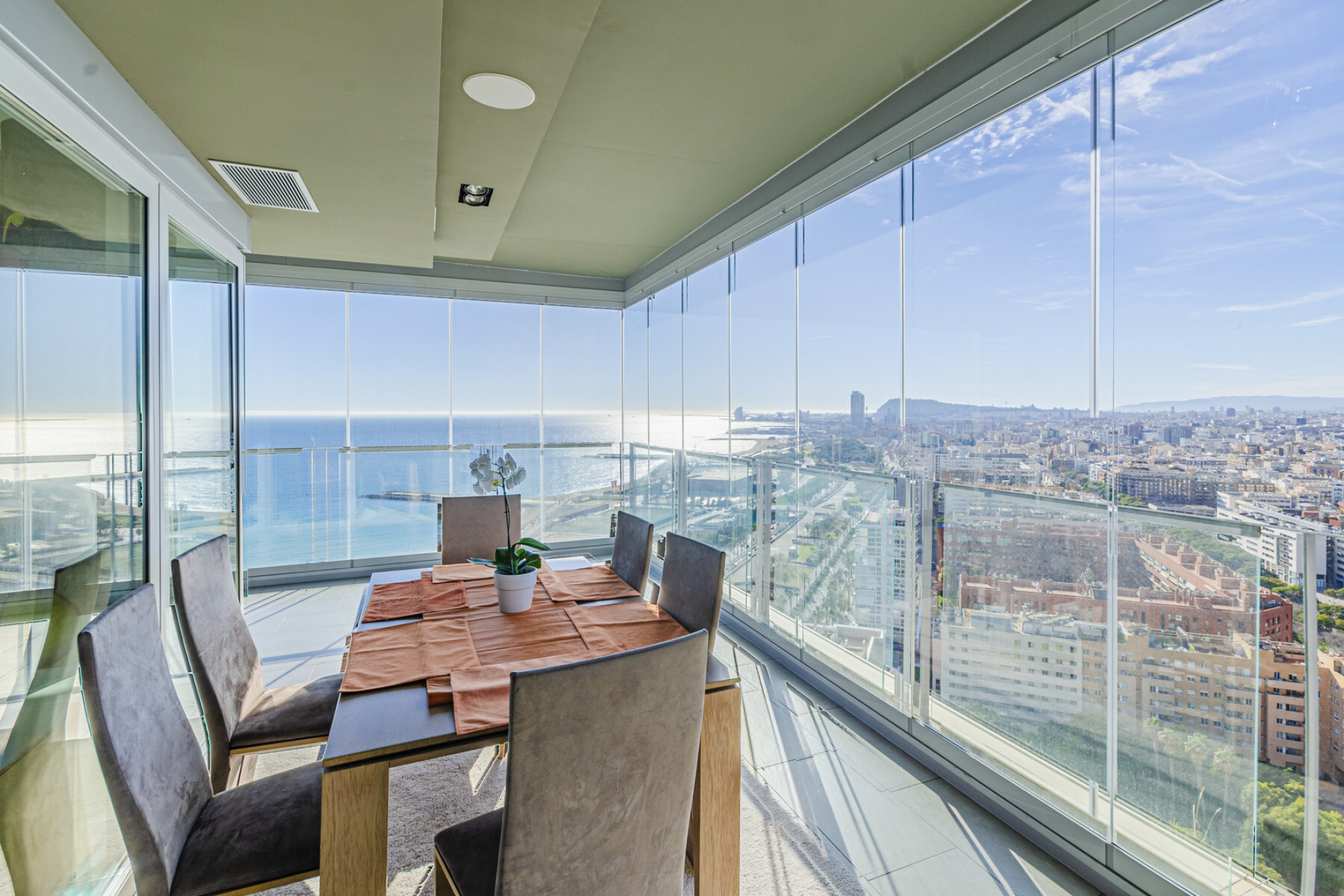  Family apartment with splendid sea and Barcelona views - 物件實景