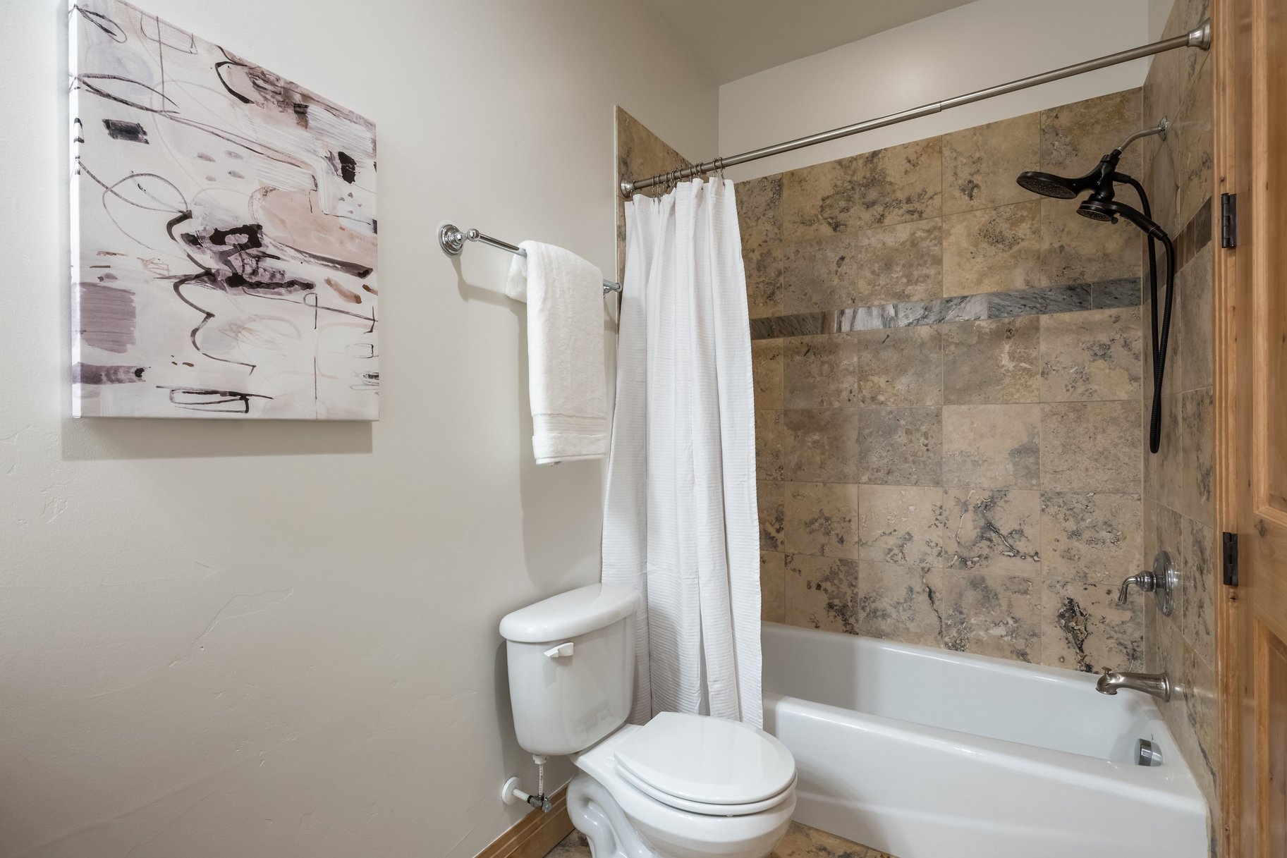  Modern Design Meets Alpine Charm in Jeremy Ranch - 物件實景