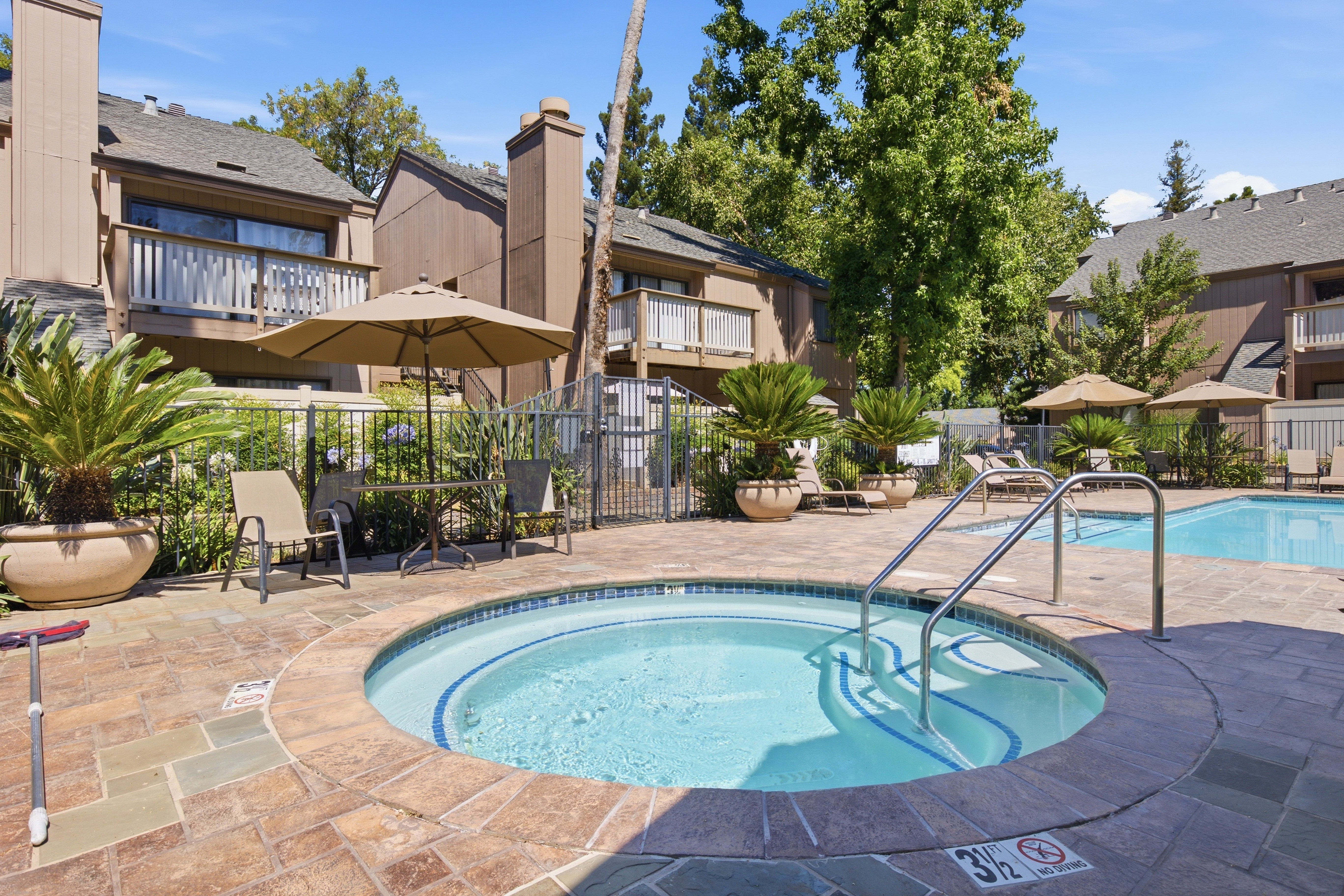  536 Woodside Oaks, Sacramento, CA, 95825 - 物件實景