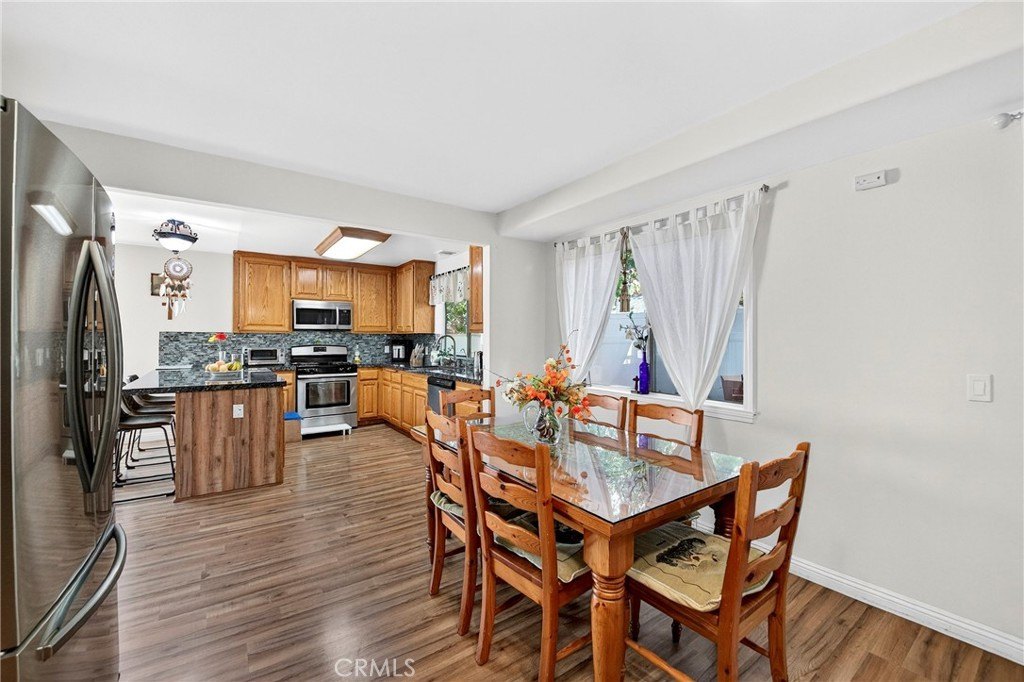 La Crescenta, California, 91214, United States, 4 Bedrooms Bedrooms, ,3 BathroomsBathrooms,Residential,For Sale,1997166