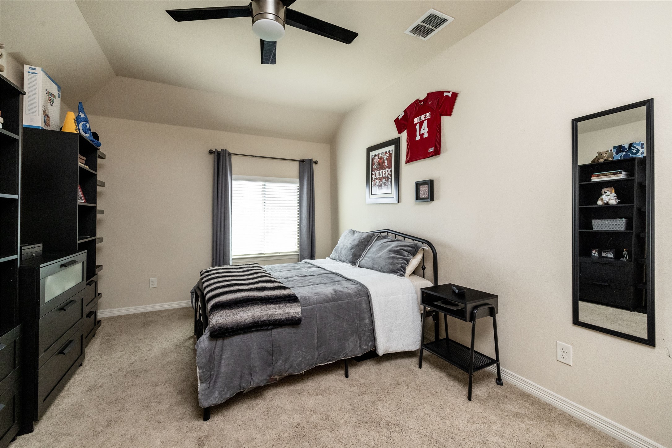 Roanoke, Texas, 76262, United States, 4 Bedrooms Bedrooms, ,5 BathroomsBathrooms,Residential,For Sale,1827754