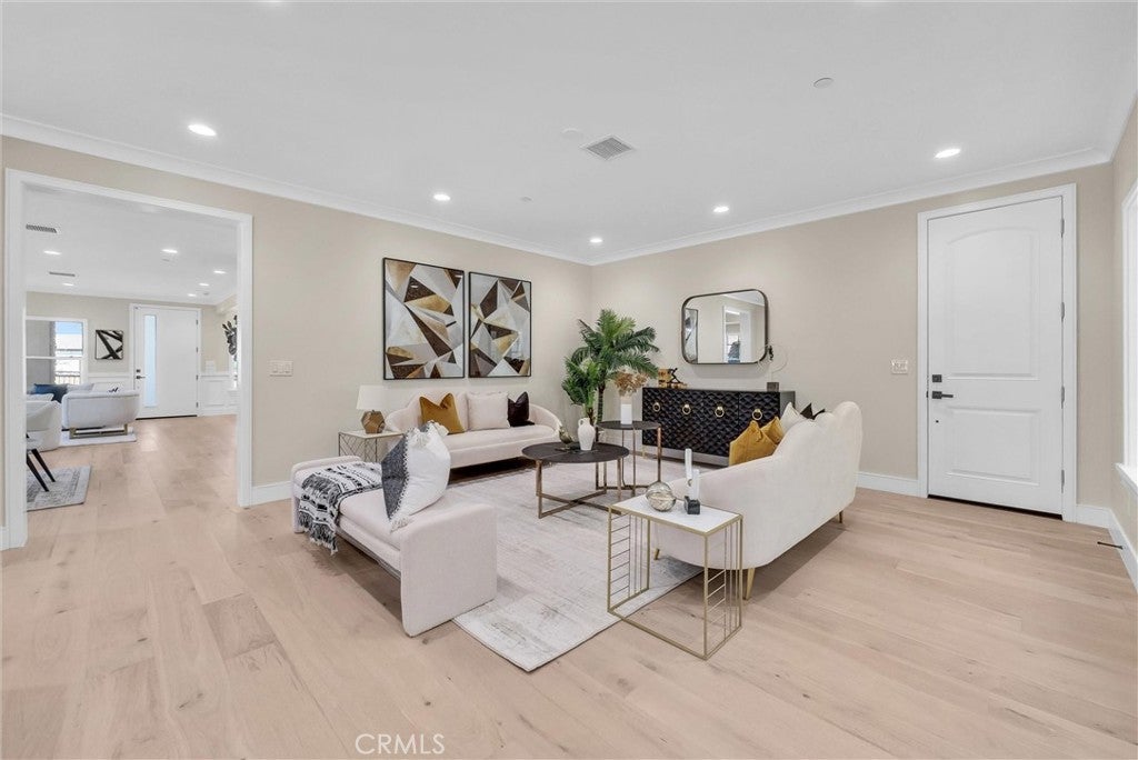 San Gabriel, California, 91775, United States, 7 Bedrooms Bedrooms, ,6 BathroomsBathrooms,Residential,For Sale,1804078