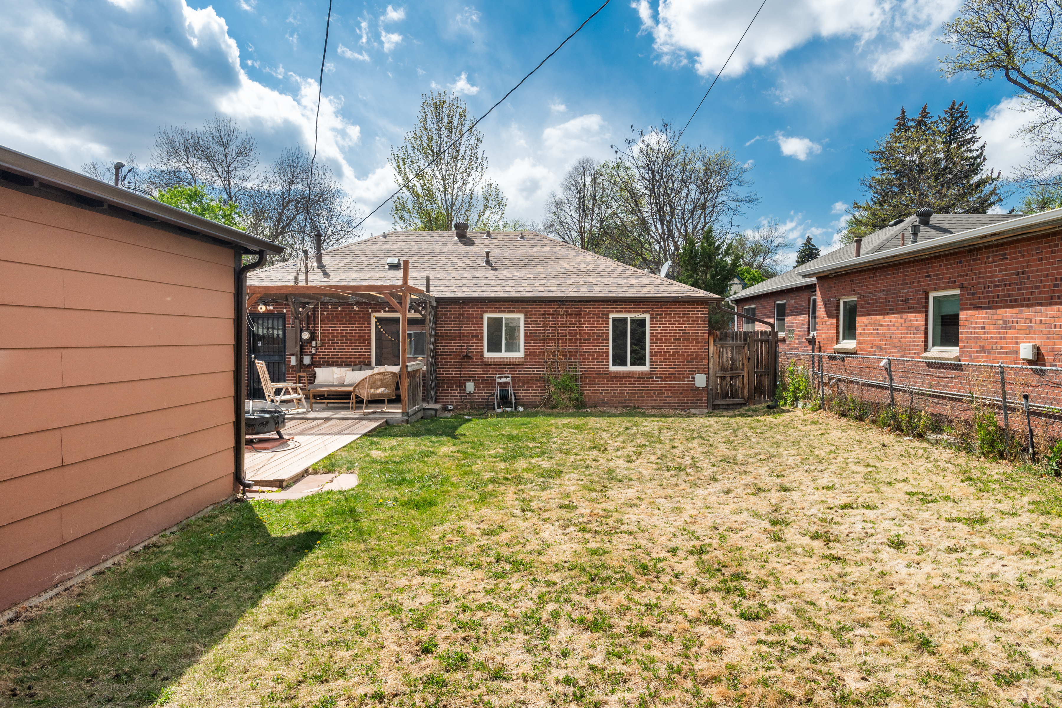  Charming 3-Bed Near Lindsley Park & 9th+CO – Updated Kitchen & Huge Yard - 物件實景