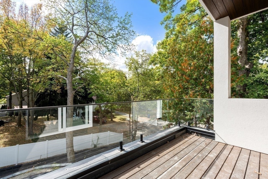 Newton, Massachusetts, 02461, United States, 4 Bedrooms Bedrooms, ,3 BathroomsBathrooms,Residential,For Sale,1991615