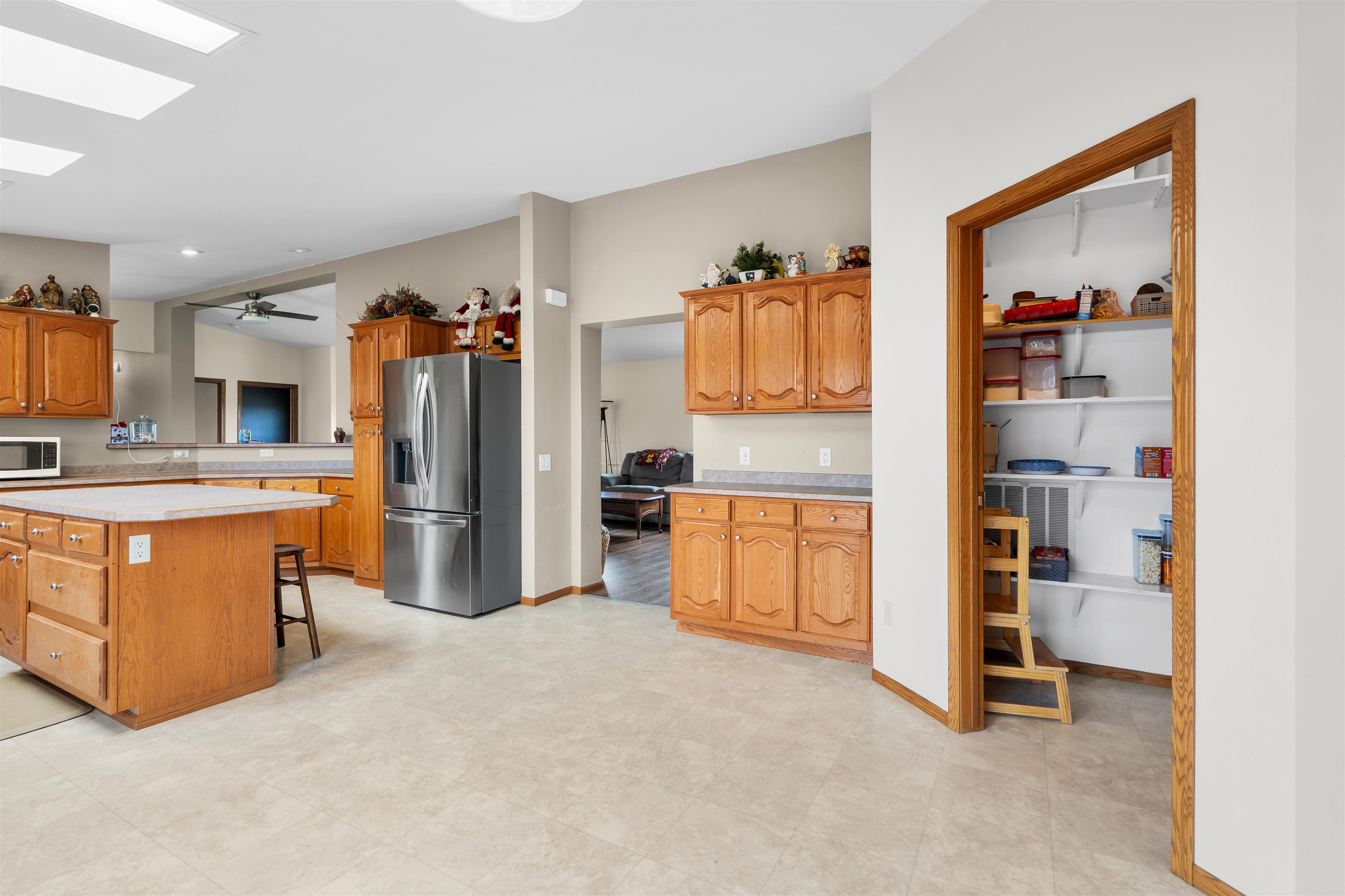 De Pere, Wisconsin, 54115-9006, United States, 4 Bedrooms Bedrooms, ,3 BathroomsBathrooms,Residential,For Sale,2048698