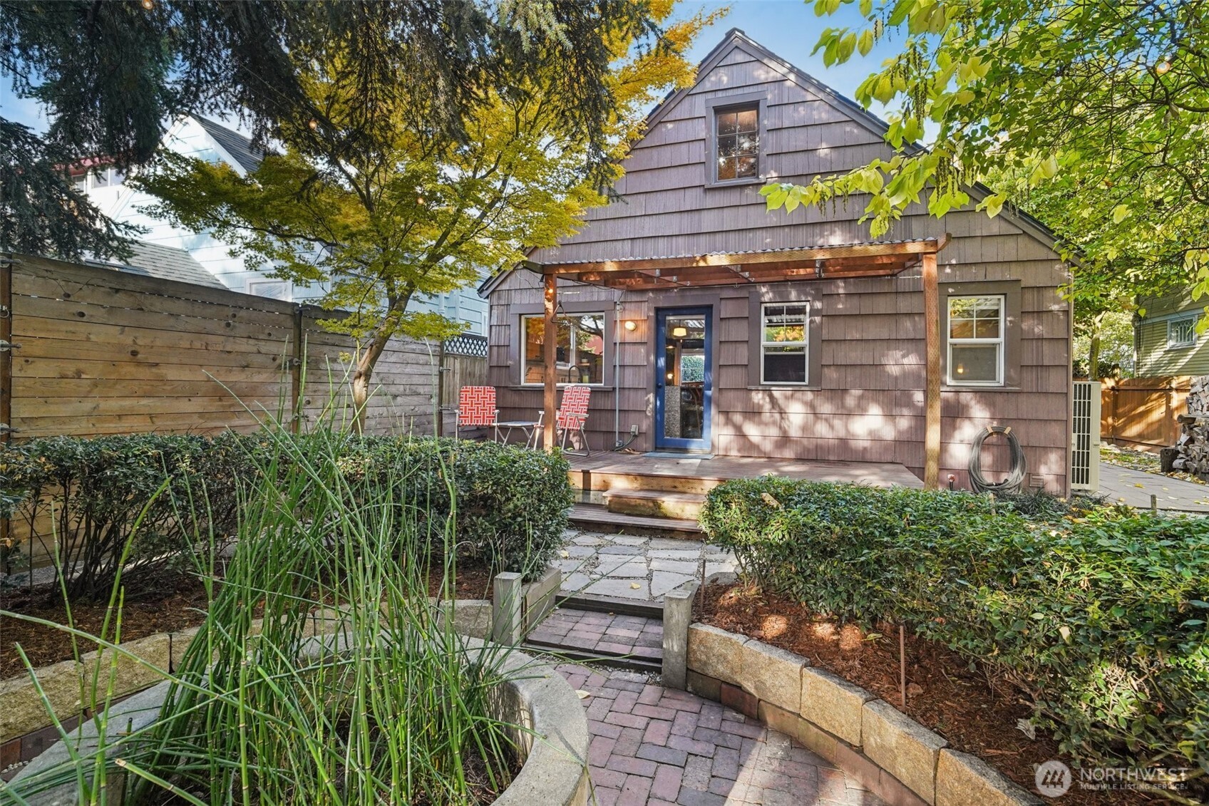 Seattle, Washington, 98108, United States, 3 Bedrooms Bedrooms, ,1 BathroomBathrooms,Residential,For Sale,1979331