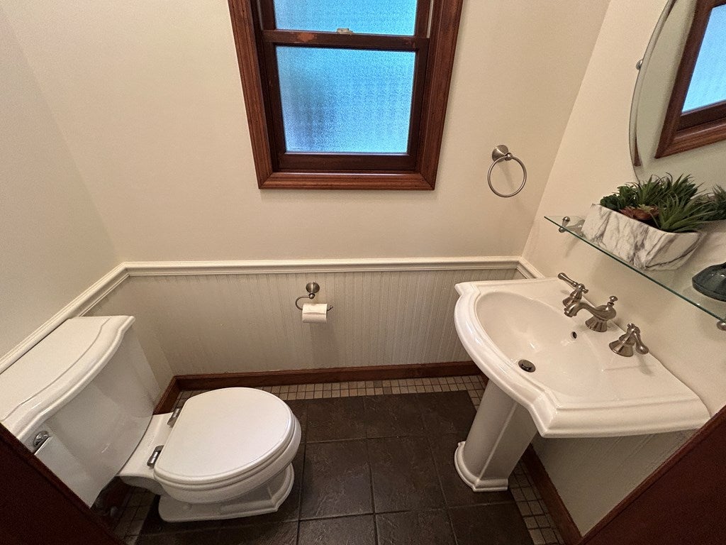 Blue Ridge, Georgia, 30513, United States, 3 Bedrooms Bedrooms, ,4 BathroomsBathrooms,Residential,For Sale,1858948