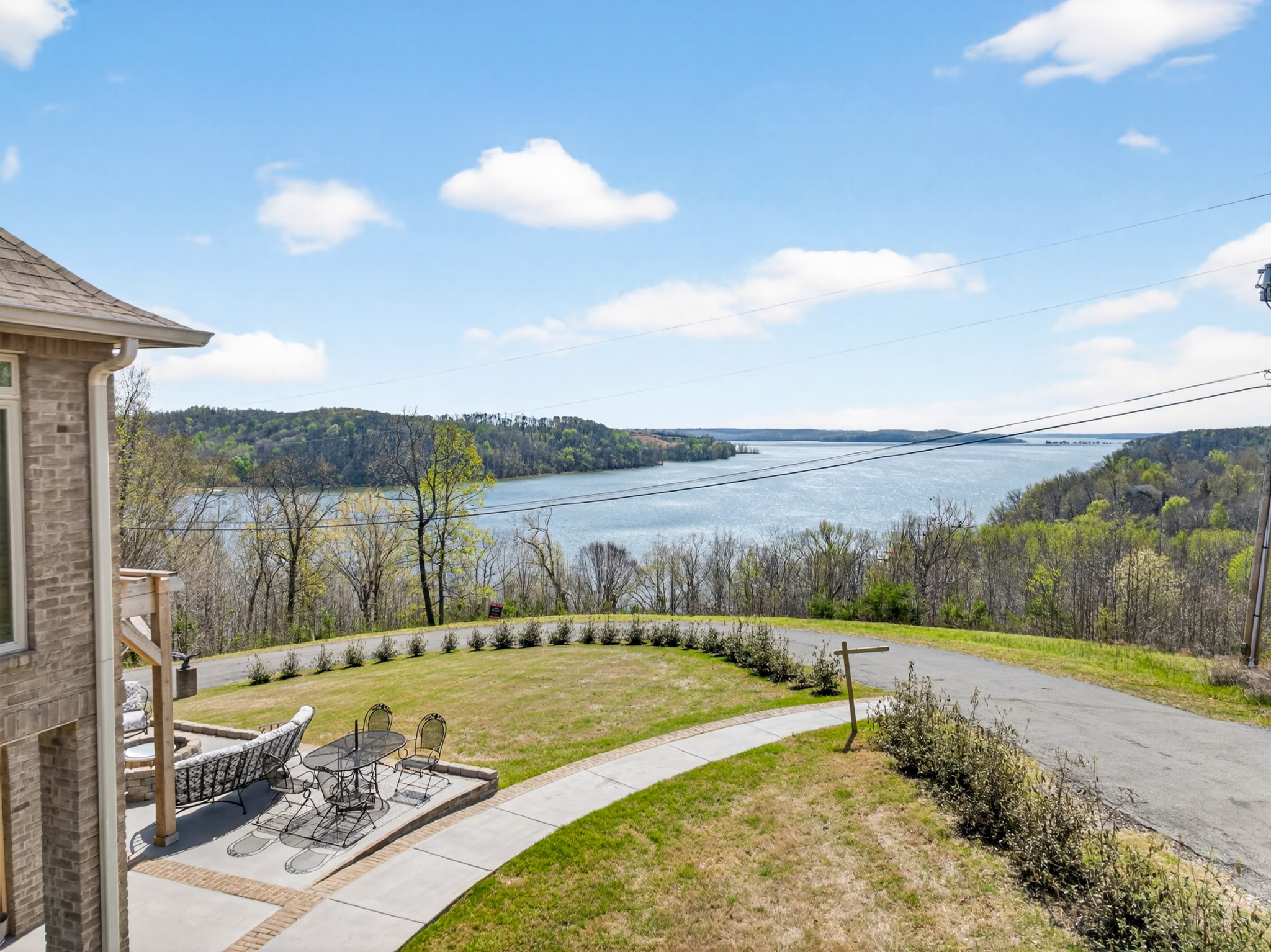 Dover, Tennessee, 37058, United States, 4 Bedrooms Bedrooms, ,3 BathroomsBathrooms,Residential,For Sale,2033493