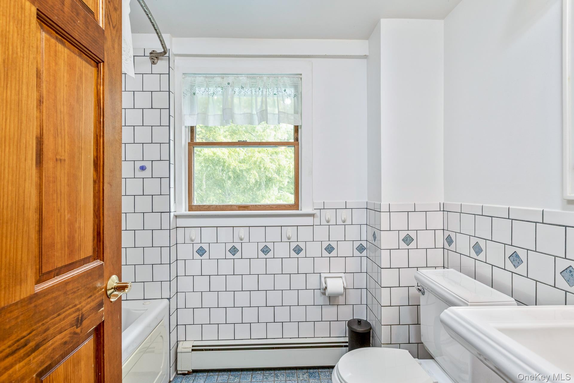 Manorville, New York, 11949, United States, 4 Bedrooms Bedrooms, ,2 BathroomsBathrooms,Residential,For Sale,1917125