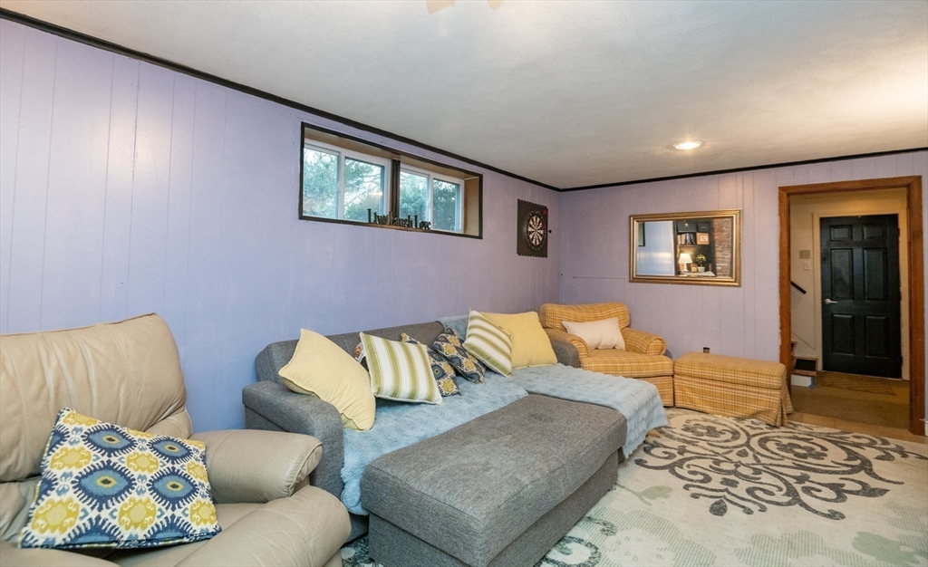 Lynnfield, Massachusetts, 01940, United States, 4 Bedrooms Bedrooms, ,3 BathroomsBathrooms,Residential,For Sale,2029876