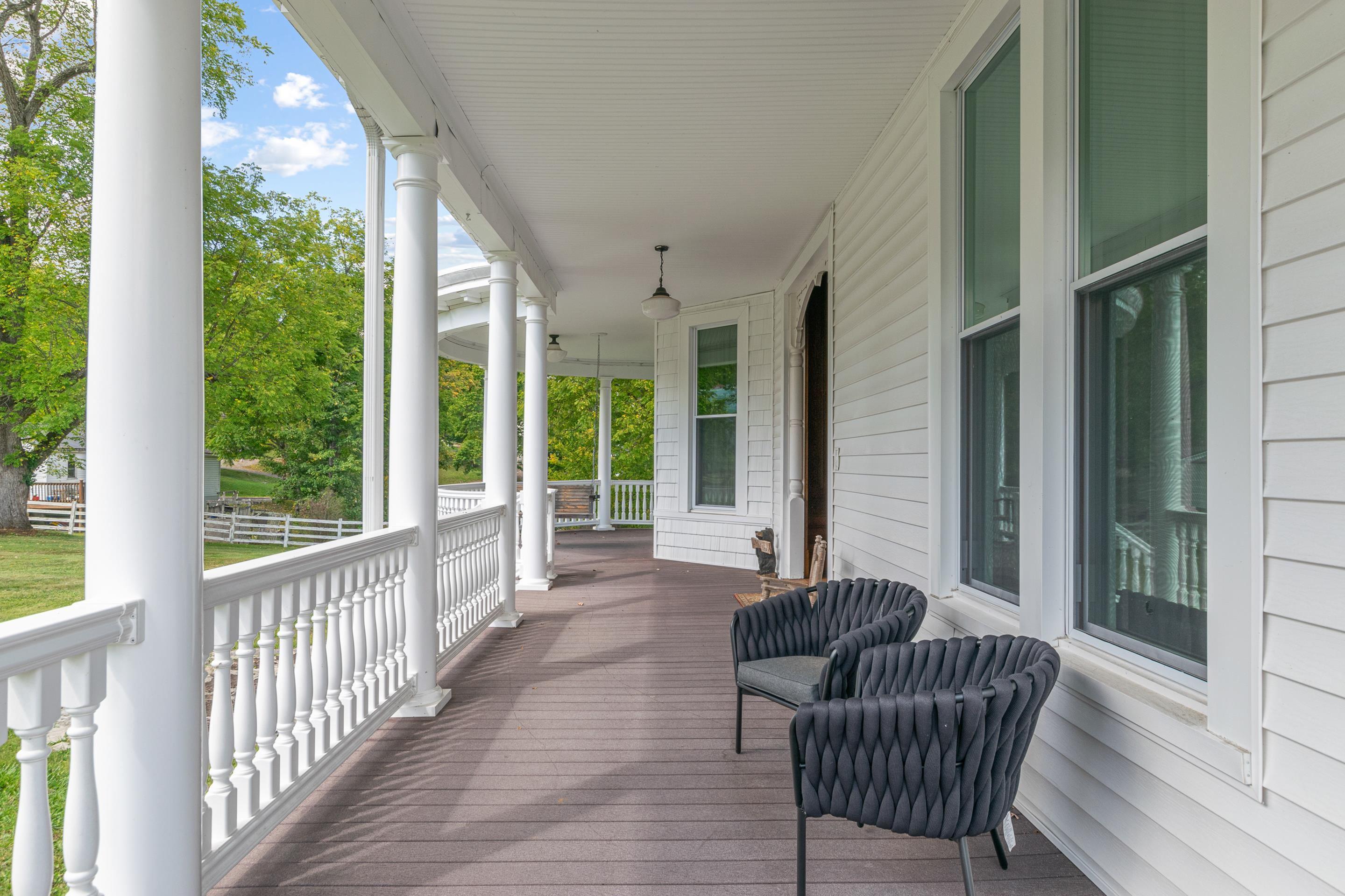 Tazewell, Virginia, 24651, United States, 6 Bedrooms Bedrooms, ,4 BathroomsBathrooms,Residential,For Sale,1905937