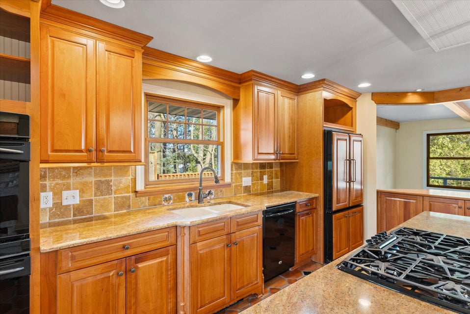 Rhine, Wisconsin, 53020, United States, 3 Bedrooms Bedrooms, ,4 BathroomsBathrooms,Residential,For Sale,1982629