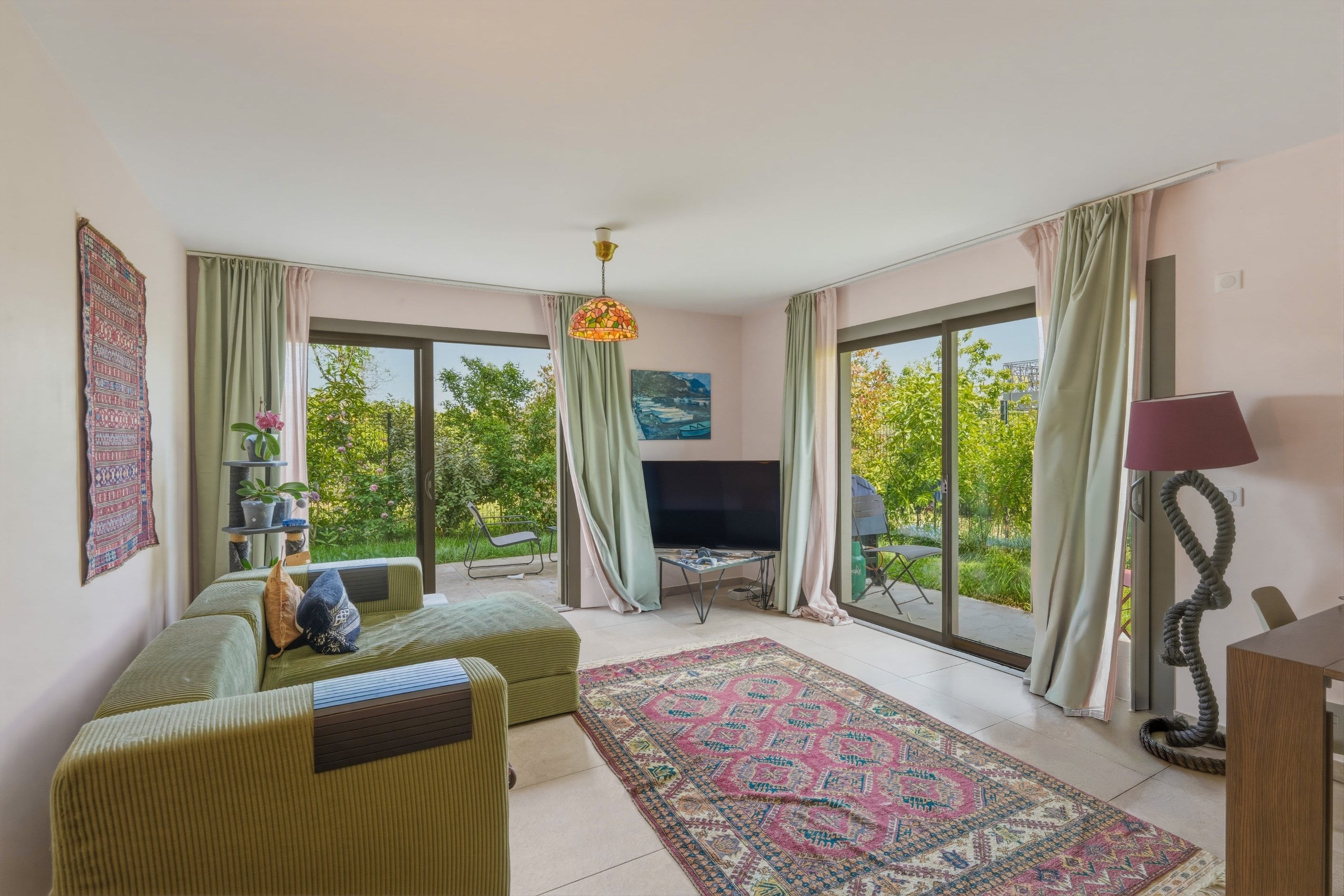  Exceptional 3-Bedroom Garden Apartment Just Steps from Lake Divonne - 物件實景