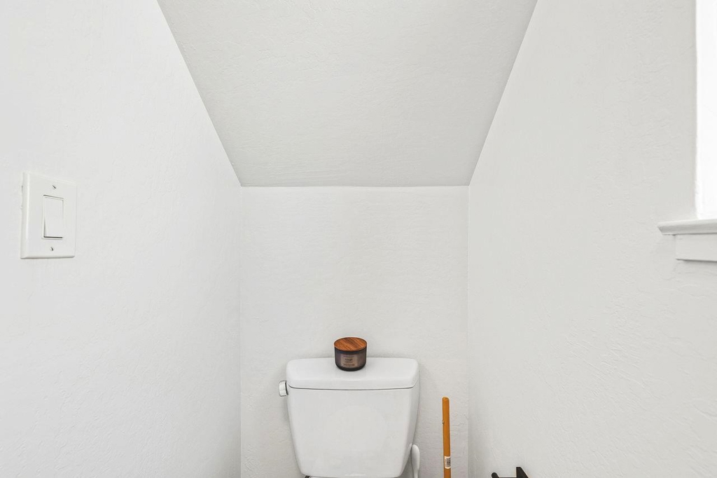 Hayward, California, 94541, United States, 2 Bedrooms Bedrooms, ,2 BathroomsBathrooms,Residential,For Sale,2012744