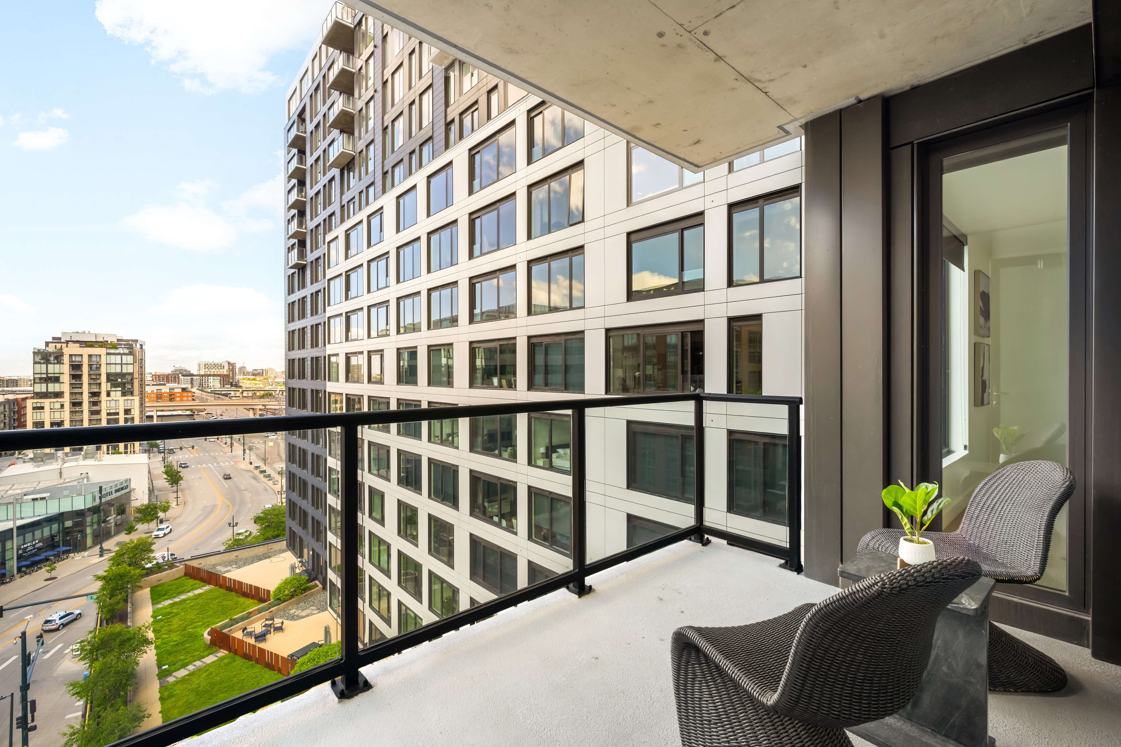  Rare three-bedroom corner residence sits on the quiet side of The Coloradan - 物件實景