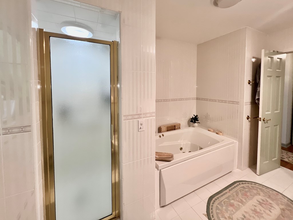 Onancock, Virginia, 23417, United States, 2 Bedrooms Bedrooms, ,2 BathroomsBathrooms,Residential,For Sale,1971701