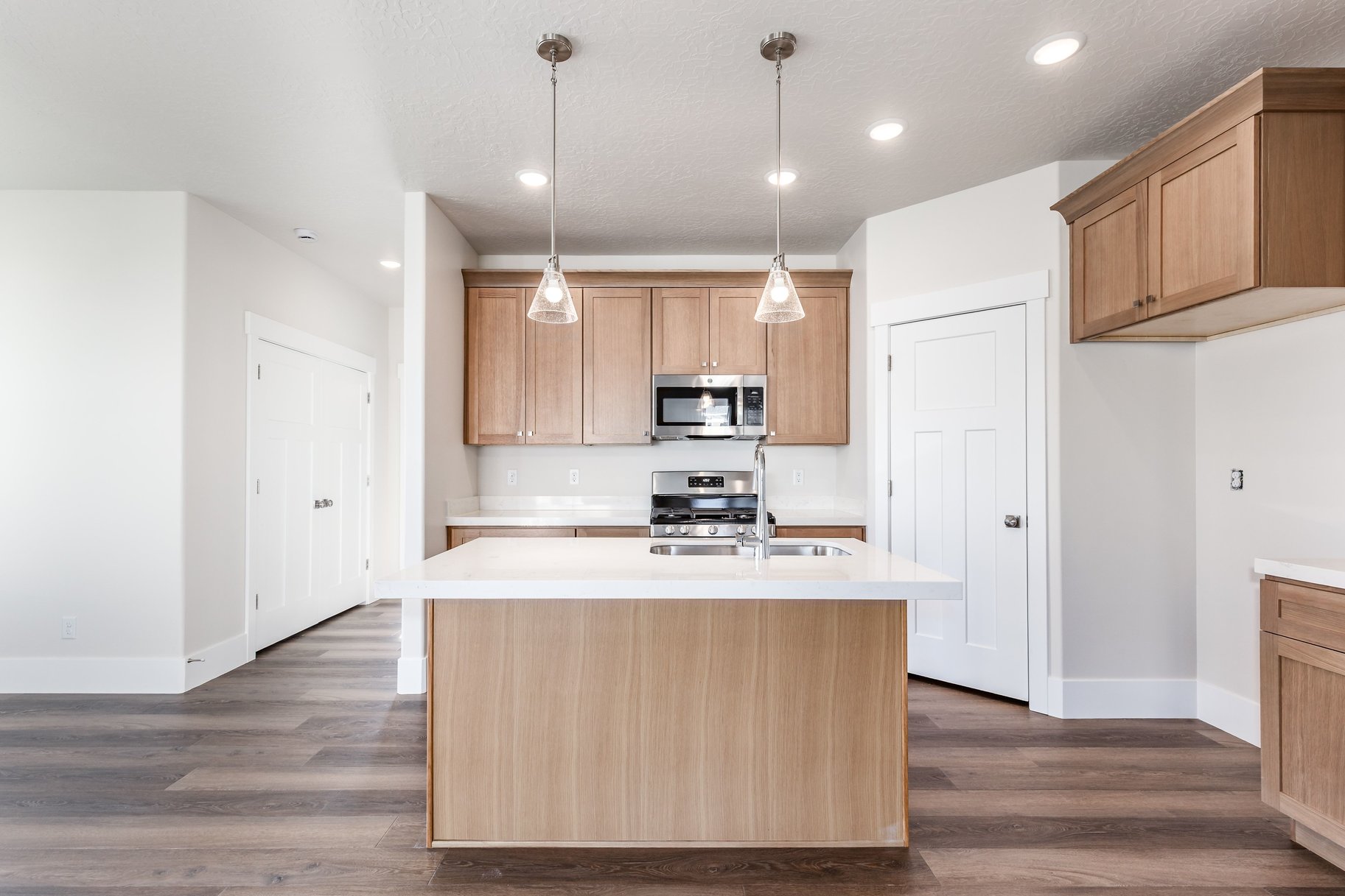  End-Unit Manhattan Floor Plan at The Ridge at Spanish - 物件實景