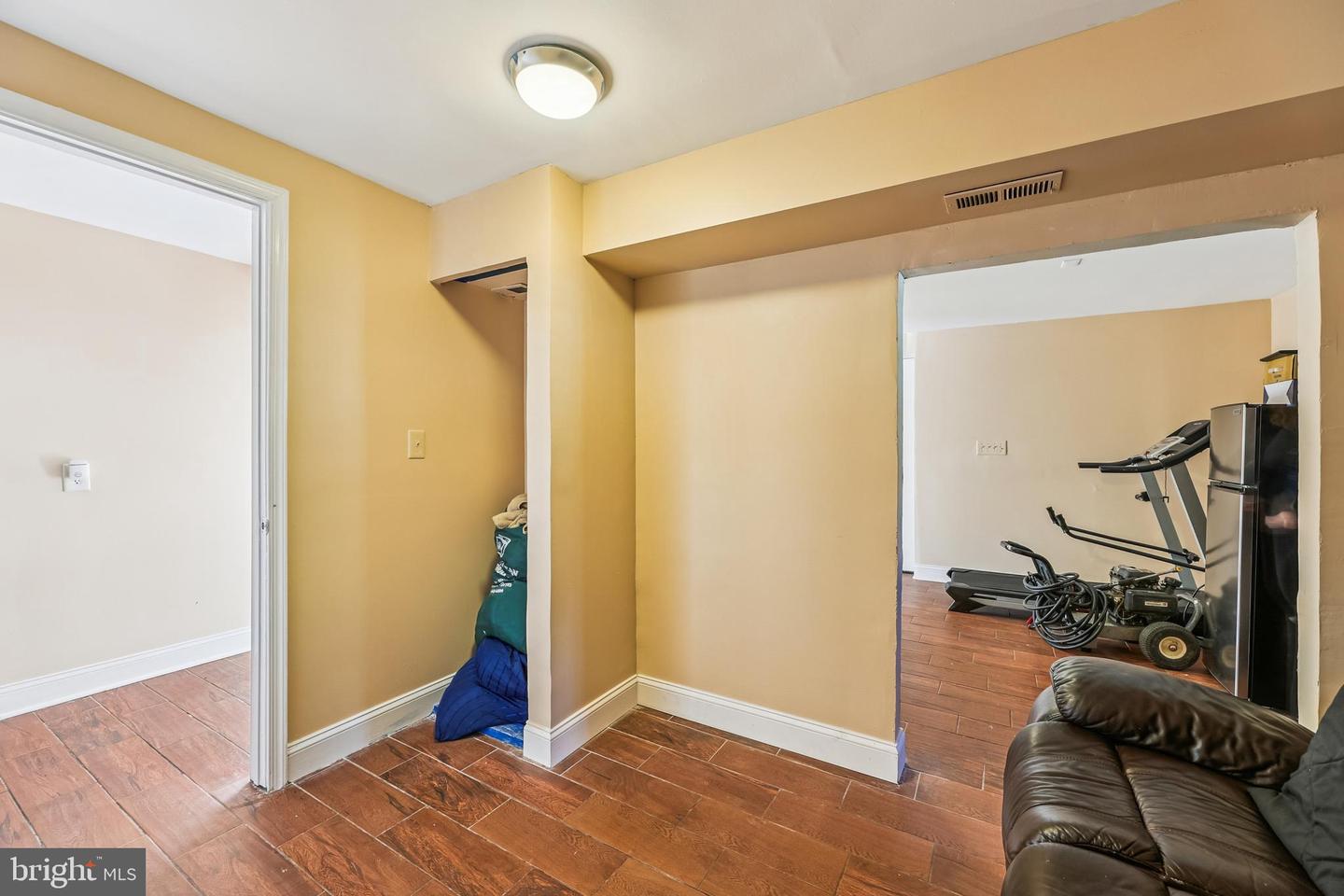 Temple Hills, Maryland, 20748, United States, 5 Bedrooms Bedrooms, ,3 BathroomsBathrooms,Residential,For Sale,1988025