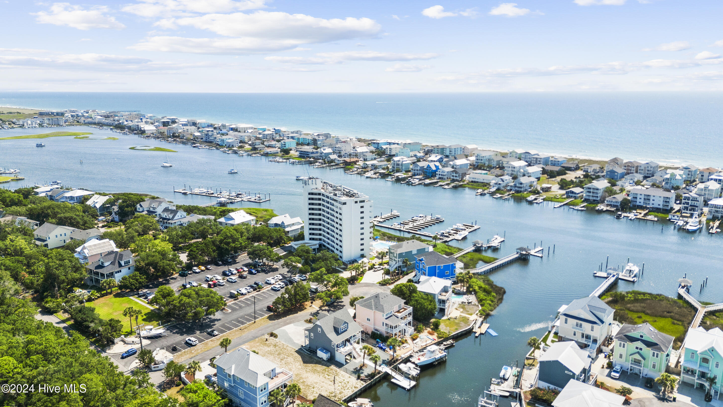 Carolina Beach, North Carolina, 28428, United States, 2 Bedrooms Bedrooms, ,2 BathroomsBathrooms,Residential,For Sale,1821334