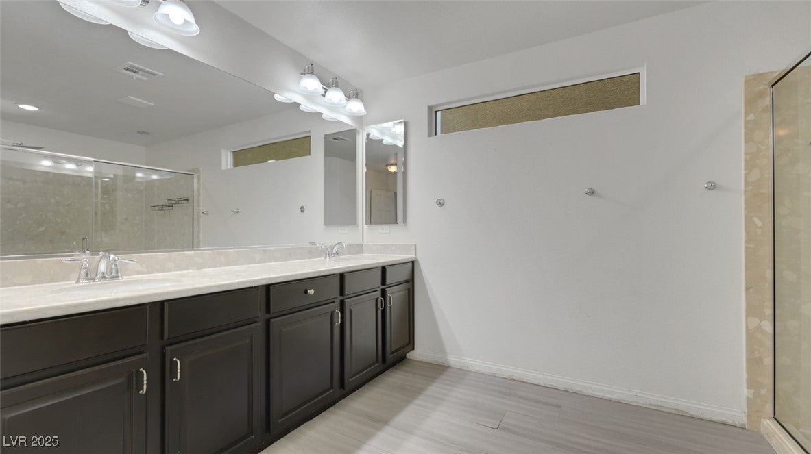 Las Vegas, Nevada, 89139, United States, 5 Bedrooms Bedrooms, ,4 BathroomsBathrooms,Residential,For Sale,1980975