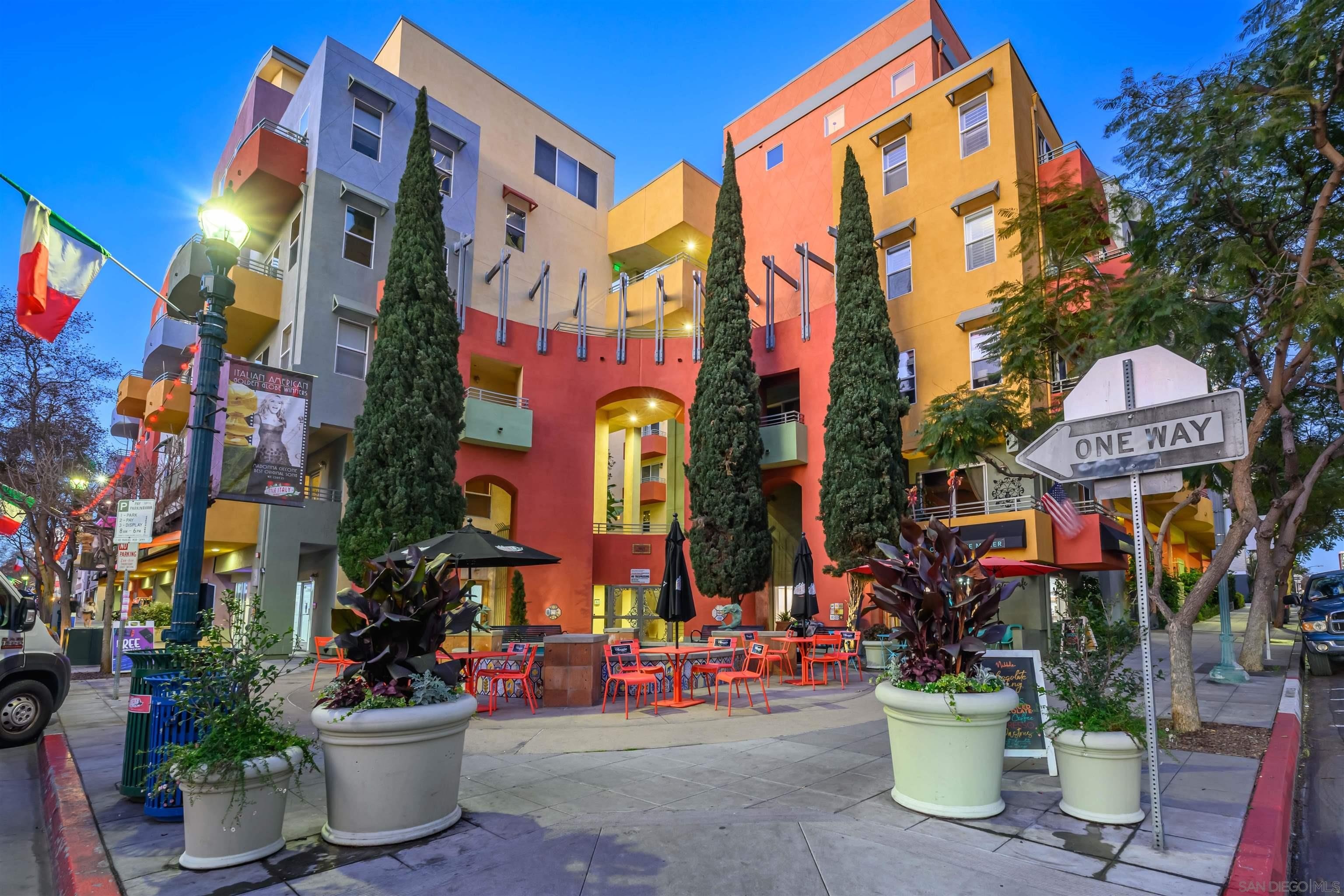 San Diego, California, 92101, United States, 2 Bedrooms Bedrooms, ,3 BathroomsBathrooms,Residential,For Sale,1713203