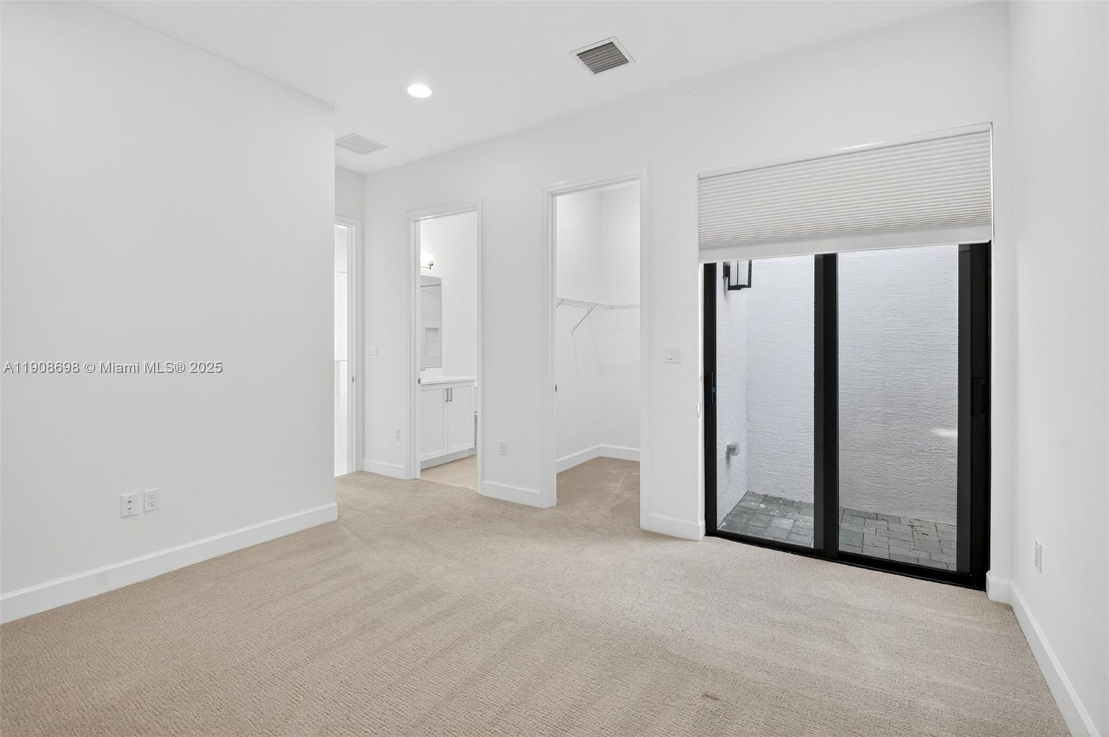 Boynton Beach, Florida, 33473, United States, 3 Bedrooms Bedrooms, ,4 BathroomsBathrooms,Residential,For Sale,1991077