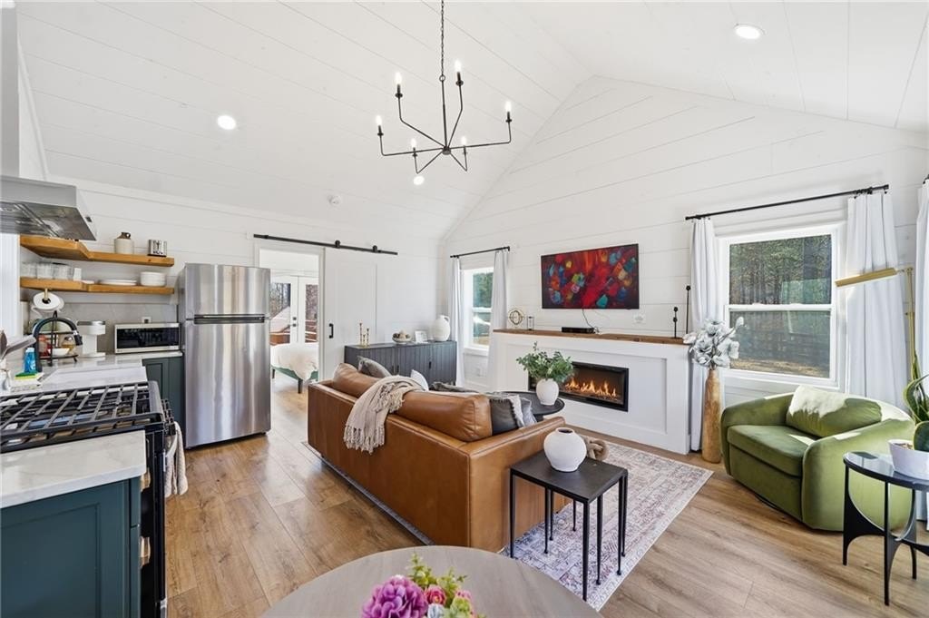 Talking Rock, Georgia, 30175, United States, 1 Bedroom Bedrooms, ,1 BathroomBathrooms,Residential,For Sale,2005739