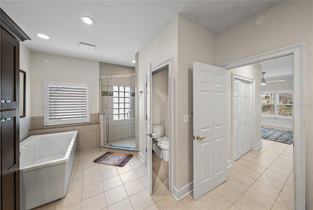 Seffner, Florida, 33584, United States, 5 Bedrooms Bedrooms, ,4 BathroomsBathrooms,Residential,For Sale,1991744