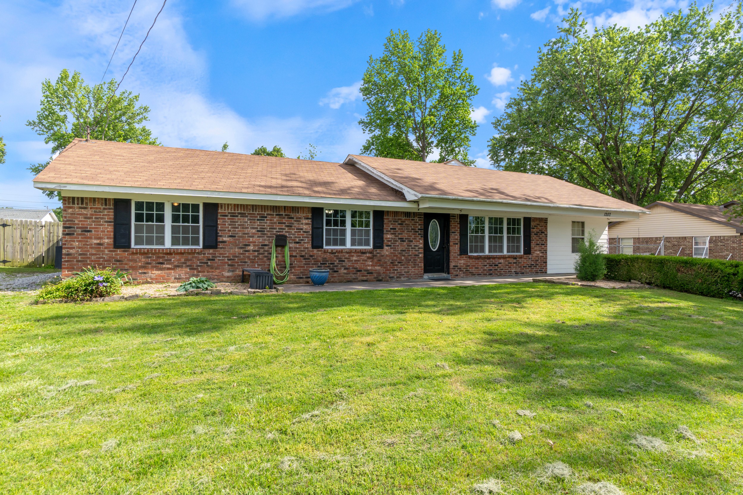 Bentonville, Arkansas, 72712, United States, 4 Bedrooms Bedrooms, ,3 BathroomsBathrooms,Residential,For Sale,1819877