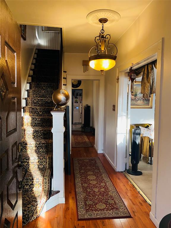 Yonkers, New York, 10710, United States, 3 Bedrooms Bedrooms, ,2 BathroomsBathrooms,Residential,For Sale,1982503