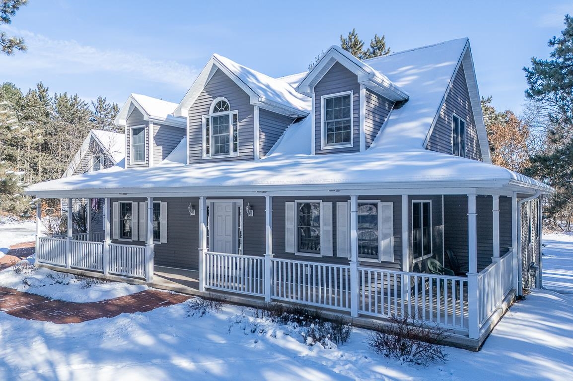 New London, Wisconsin, 54961-8857, United States, 4 Bedrooms Bedrooms, ,4 BathroomsBathrooms,Residential,For Sale,2001494