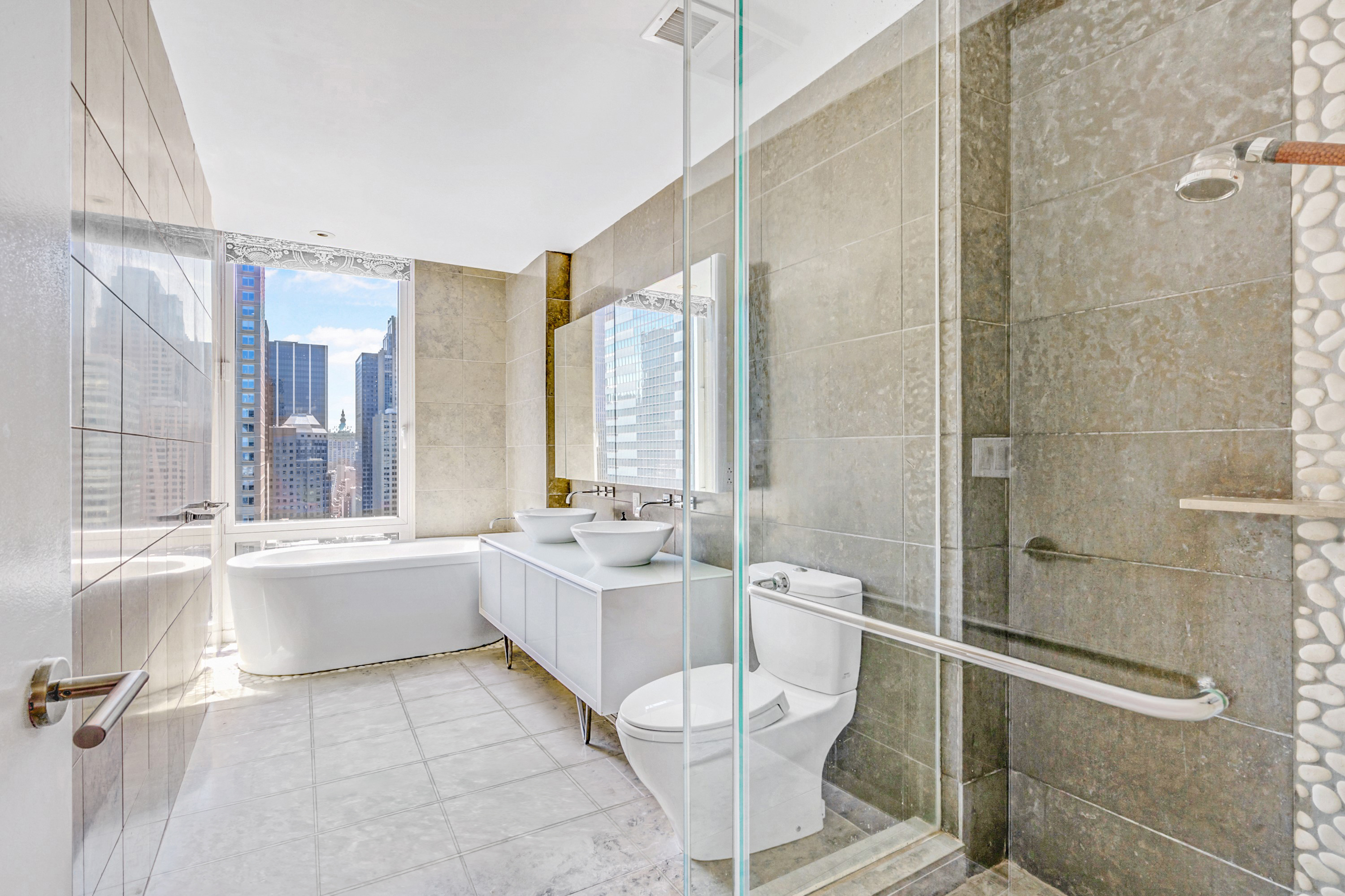  247 West 46th Street - 物件實景