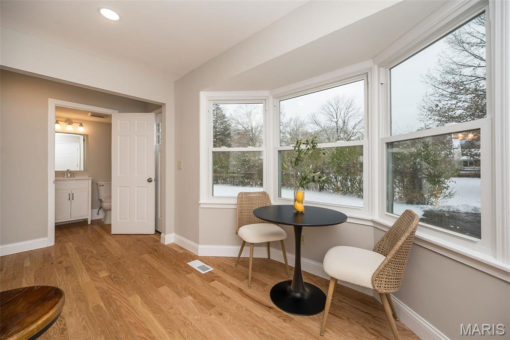 Ellisville, Missouri, 63011, United States, 4 Bedrooms Bedrooms, ,3 BathroomsBathrooms,Residential,For Sale,2002113