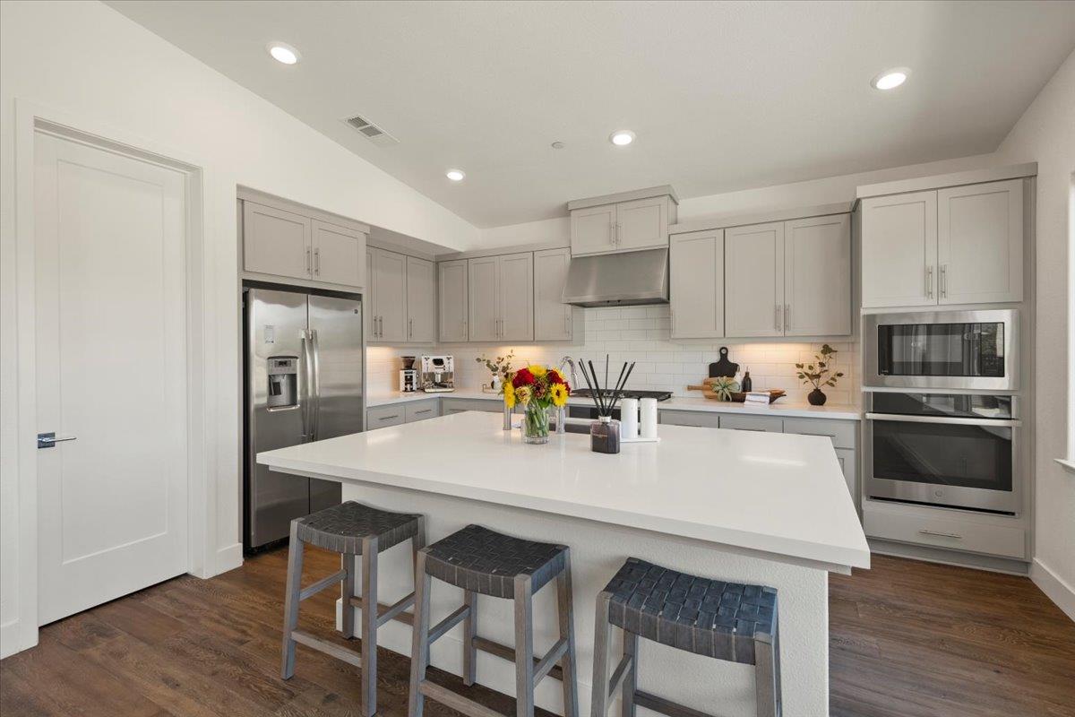 Gilroy, California, 95020, United States, 4 Bedrooms Bedrooms, ,3 BathroomsBathrooms,Residential,For Sale,1907628